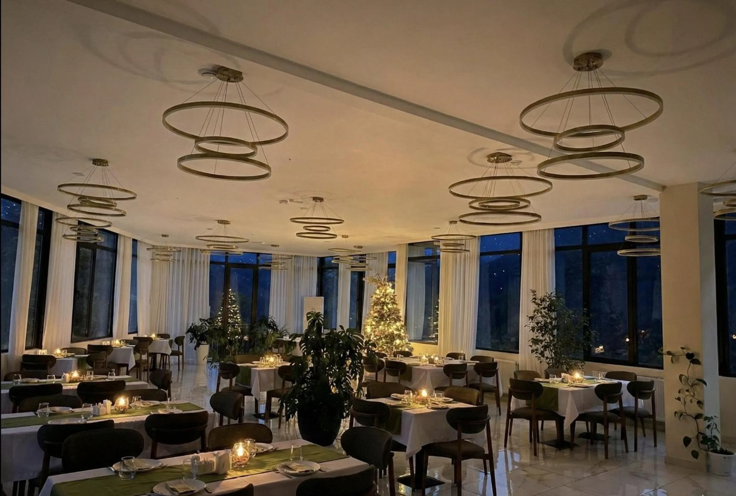 Restaurant/places to eat in Emerald Borjomi Hotel