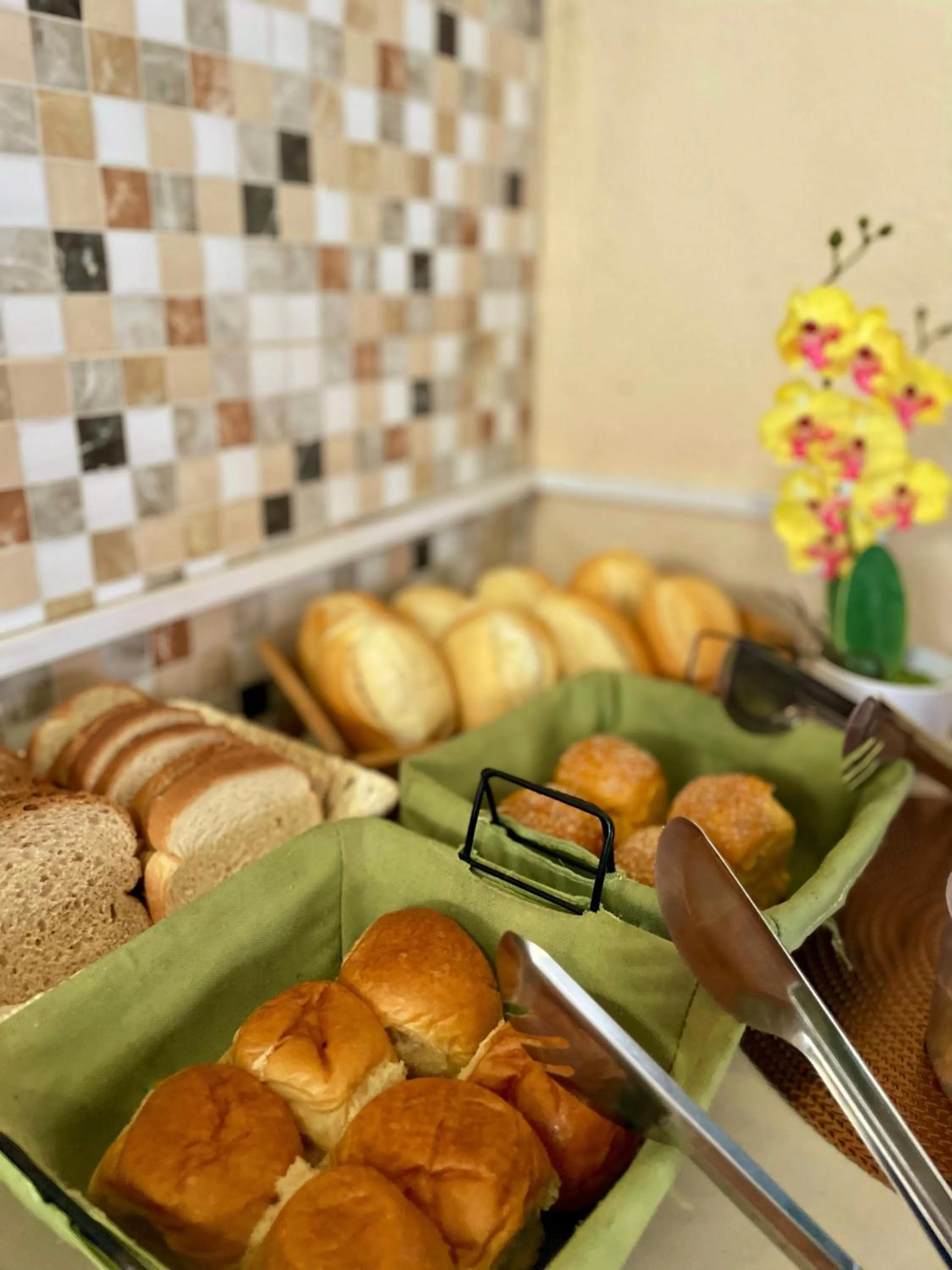 Buffet breakfast in Do Adriano Suites