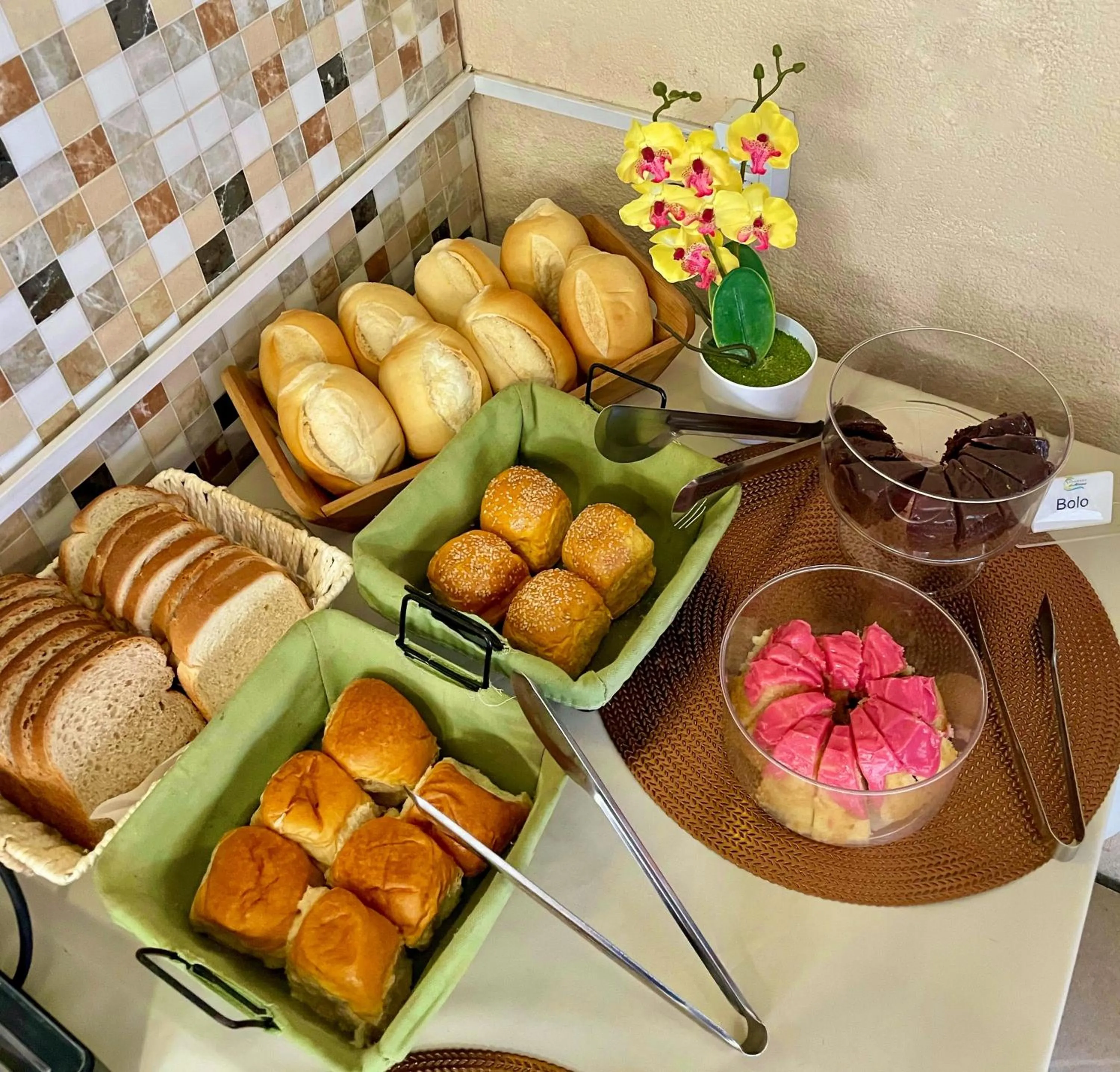 Breakfast in Do Adriano Suites