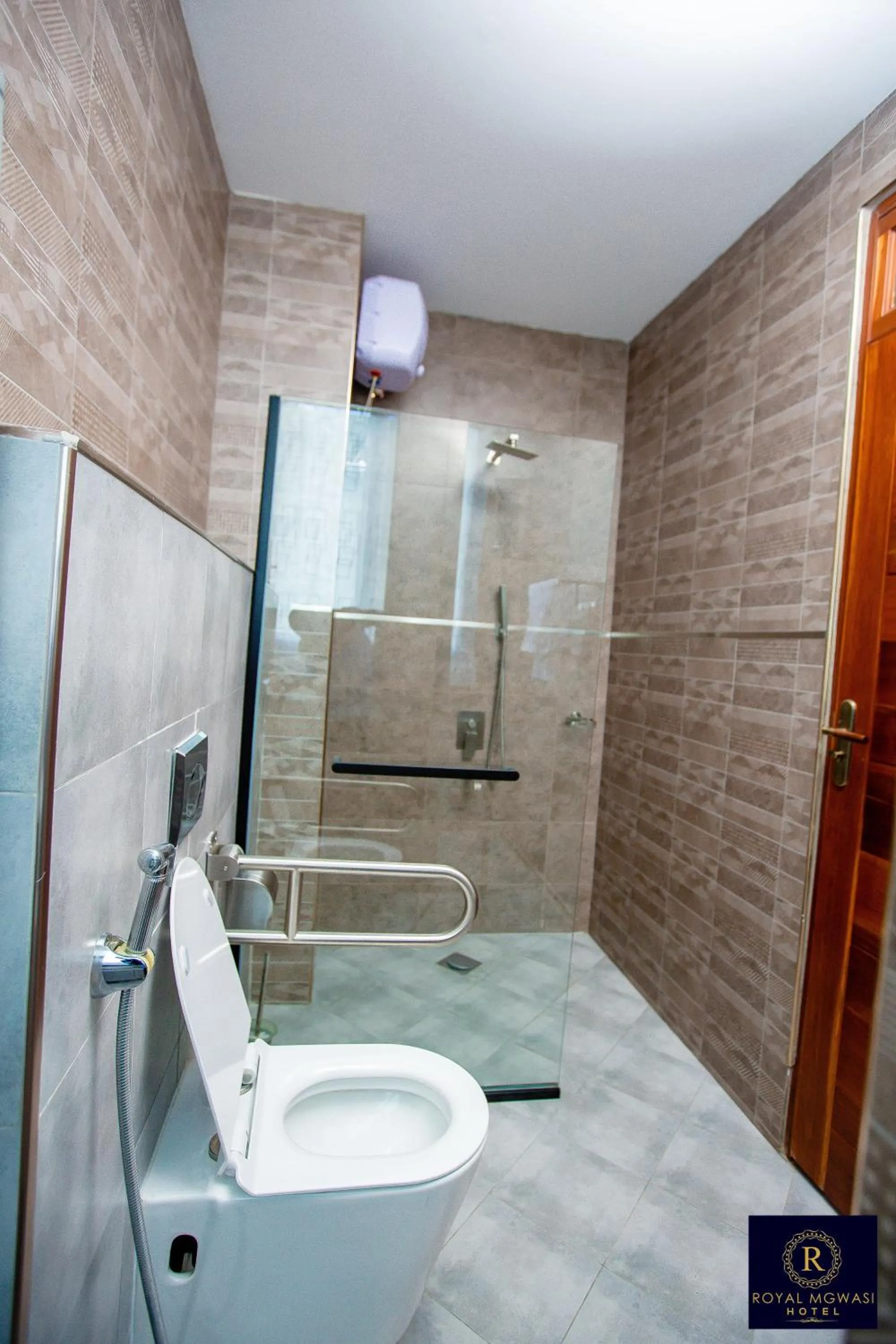 Toilet in Royal Mgwasi Hotel