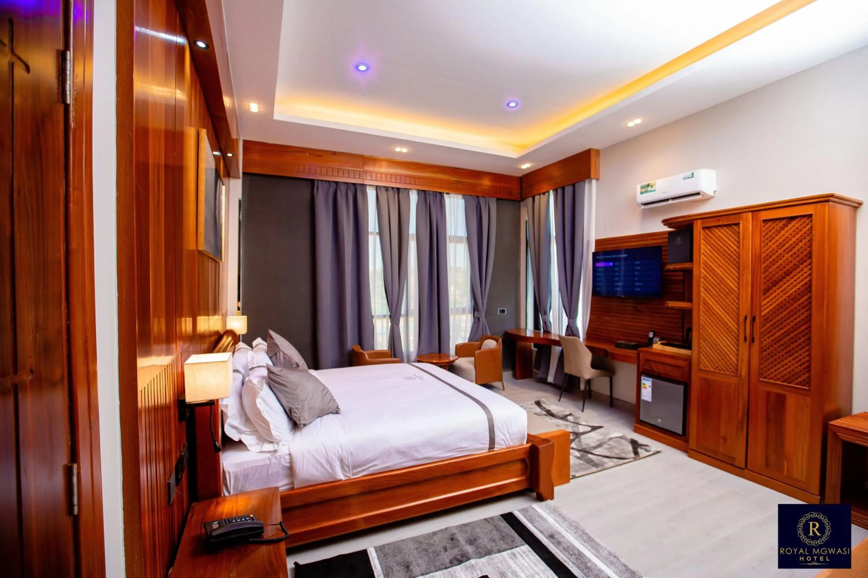 Bed in Royal Mgwasi Hotel