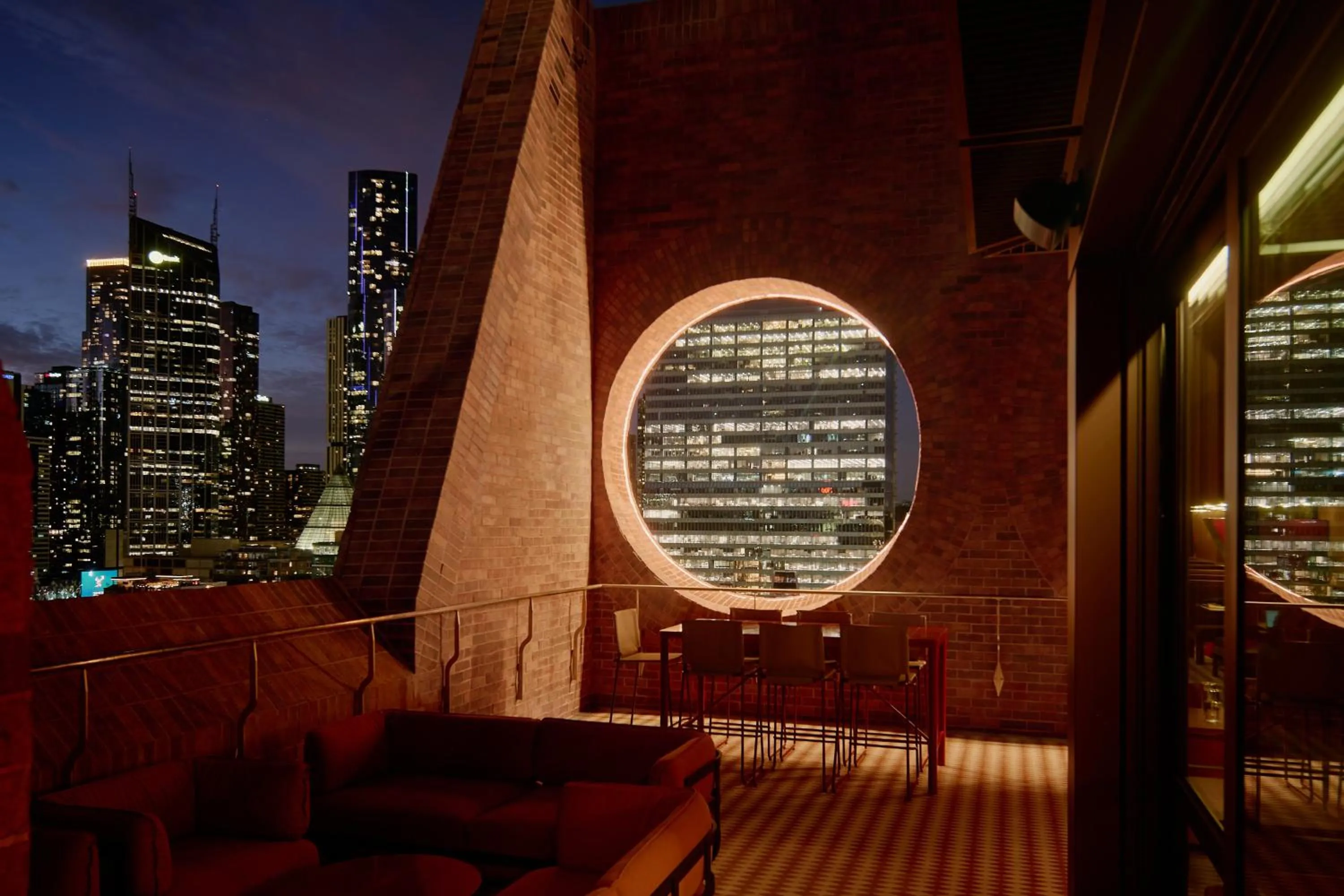 Restaurant/places to eat in Hyde Melbourne Place