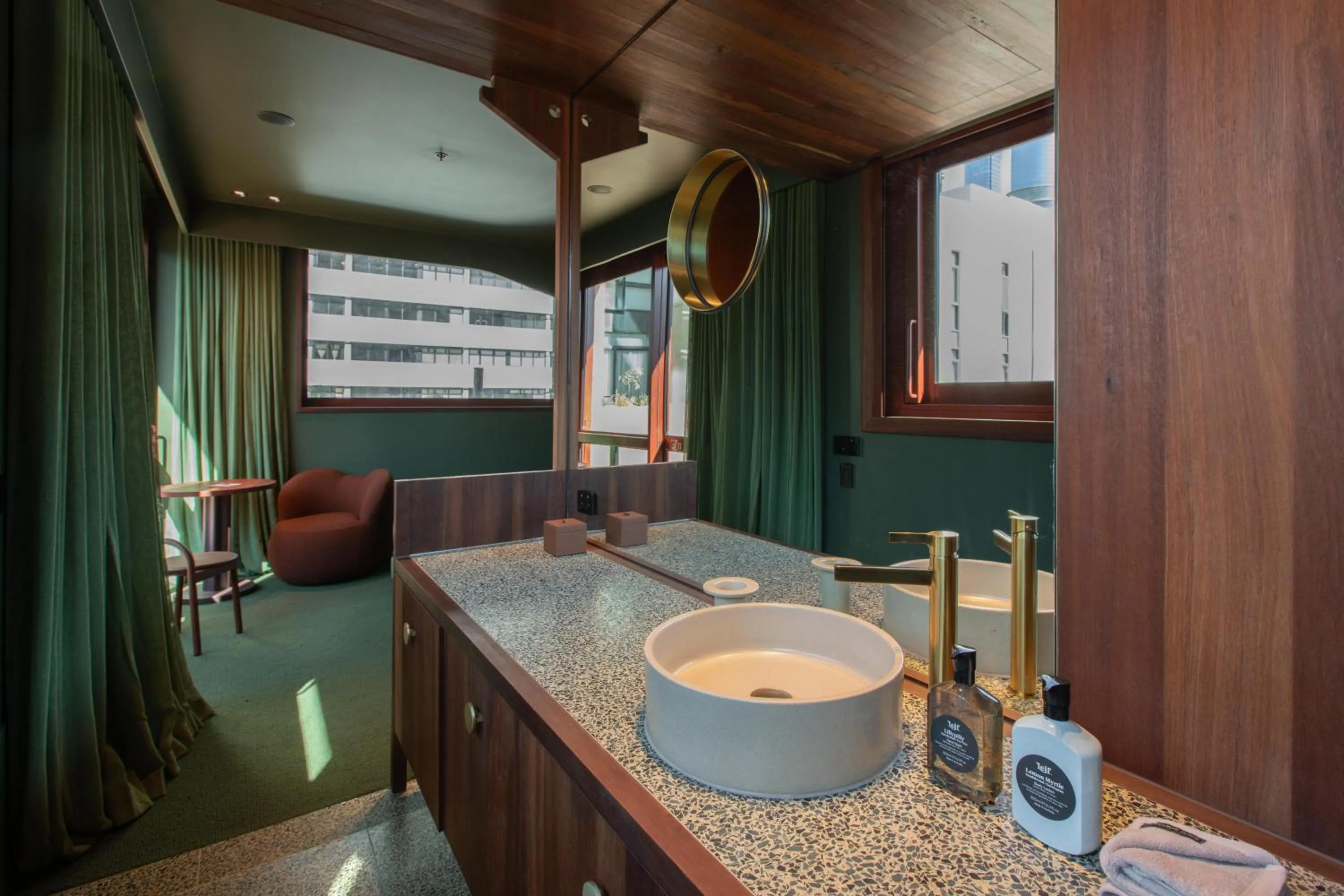 Photo of the whole room in Hyde Melbourne Place