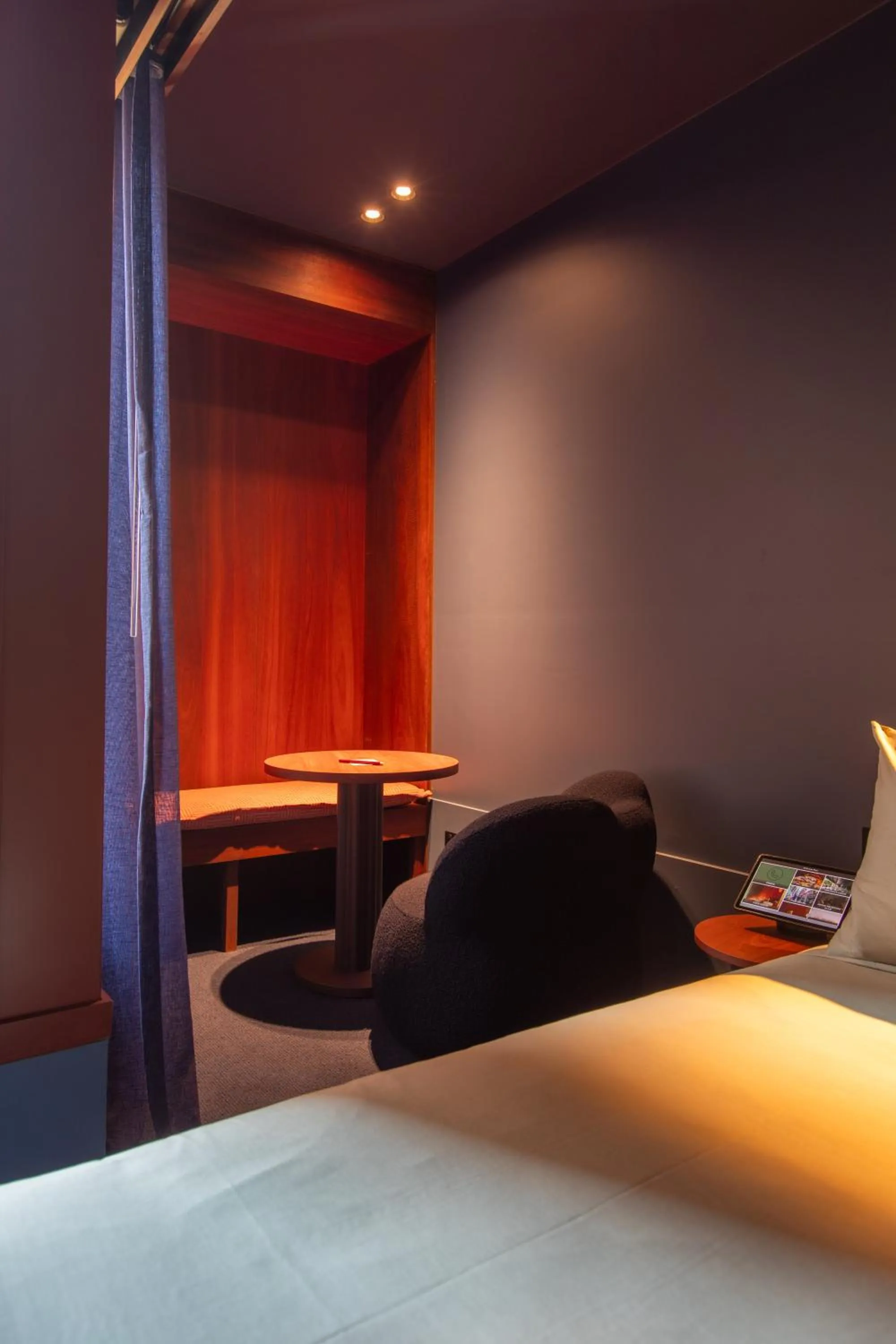 Seating area, Bed in Hyde Melbourne Place