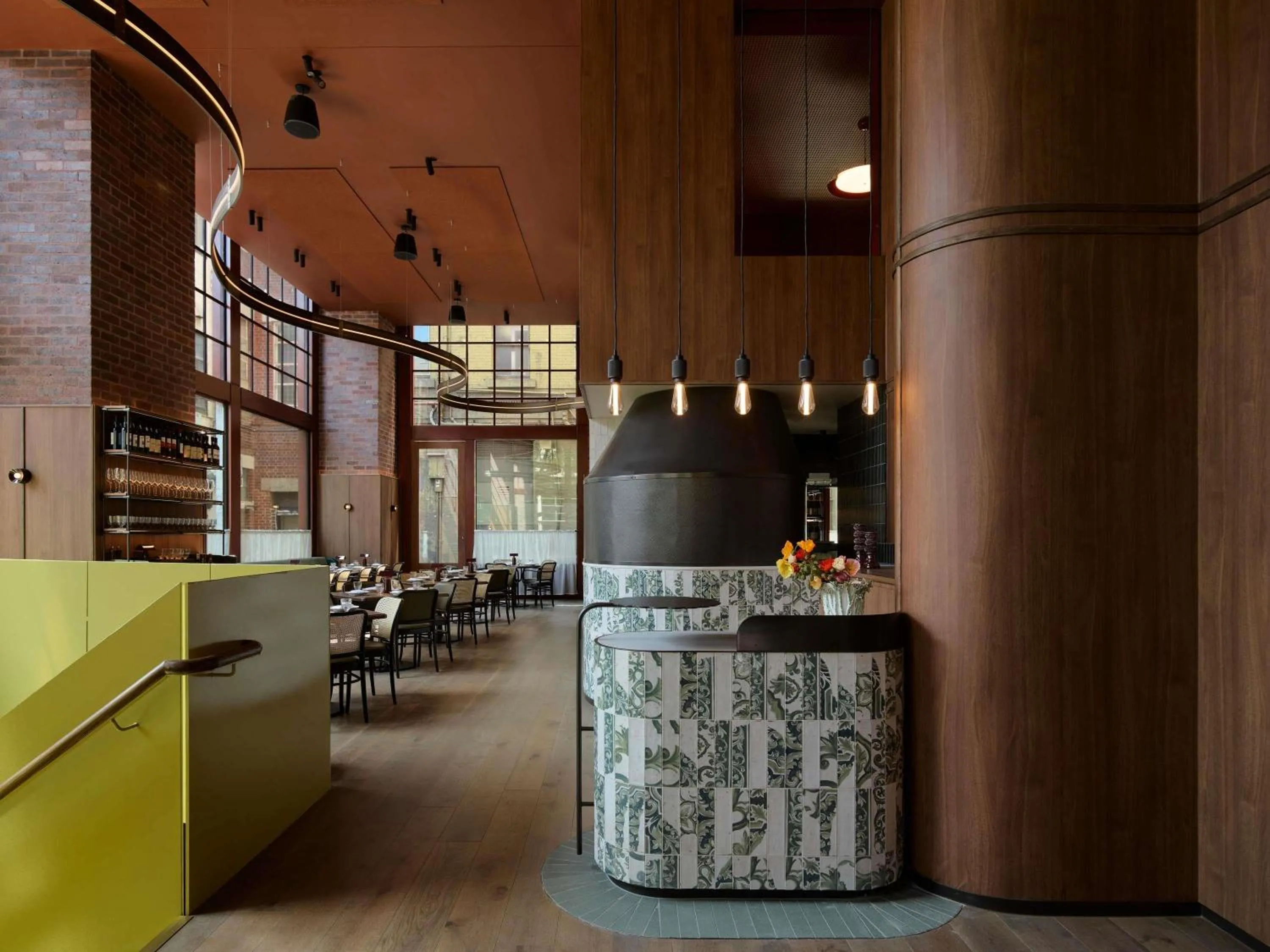 Restaurant/places to eat in Hyde Melbourne Place