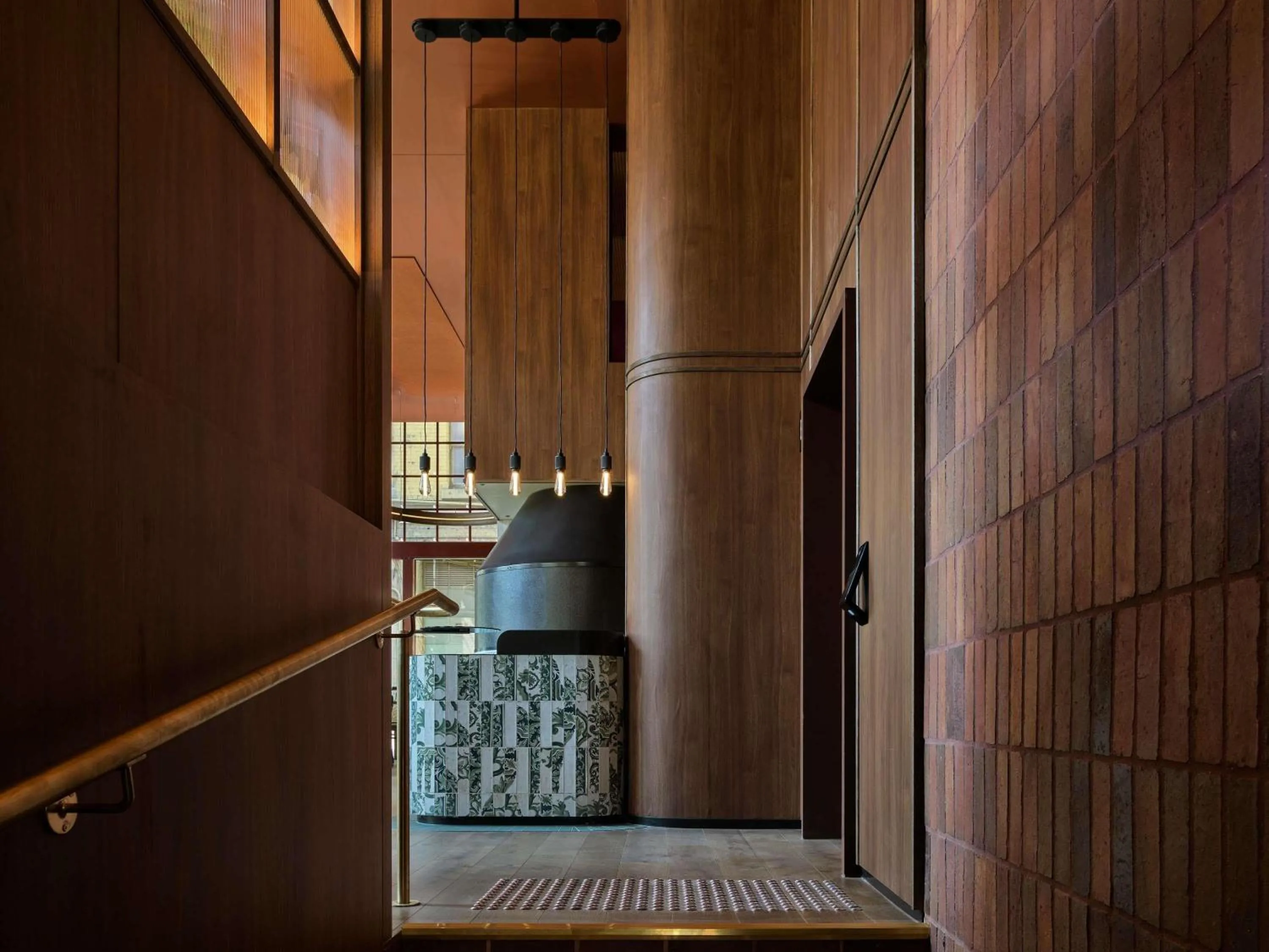 Restaurant/places to eat in Hyde Melbourne Place