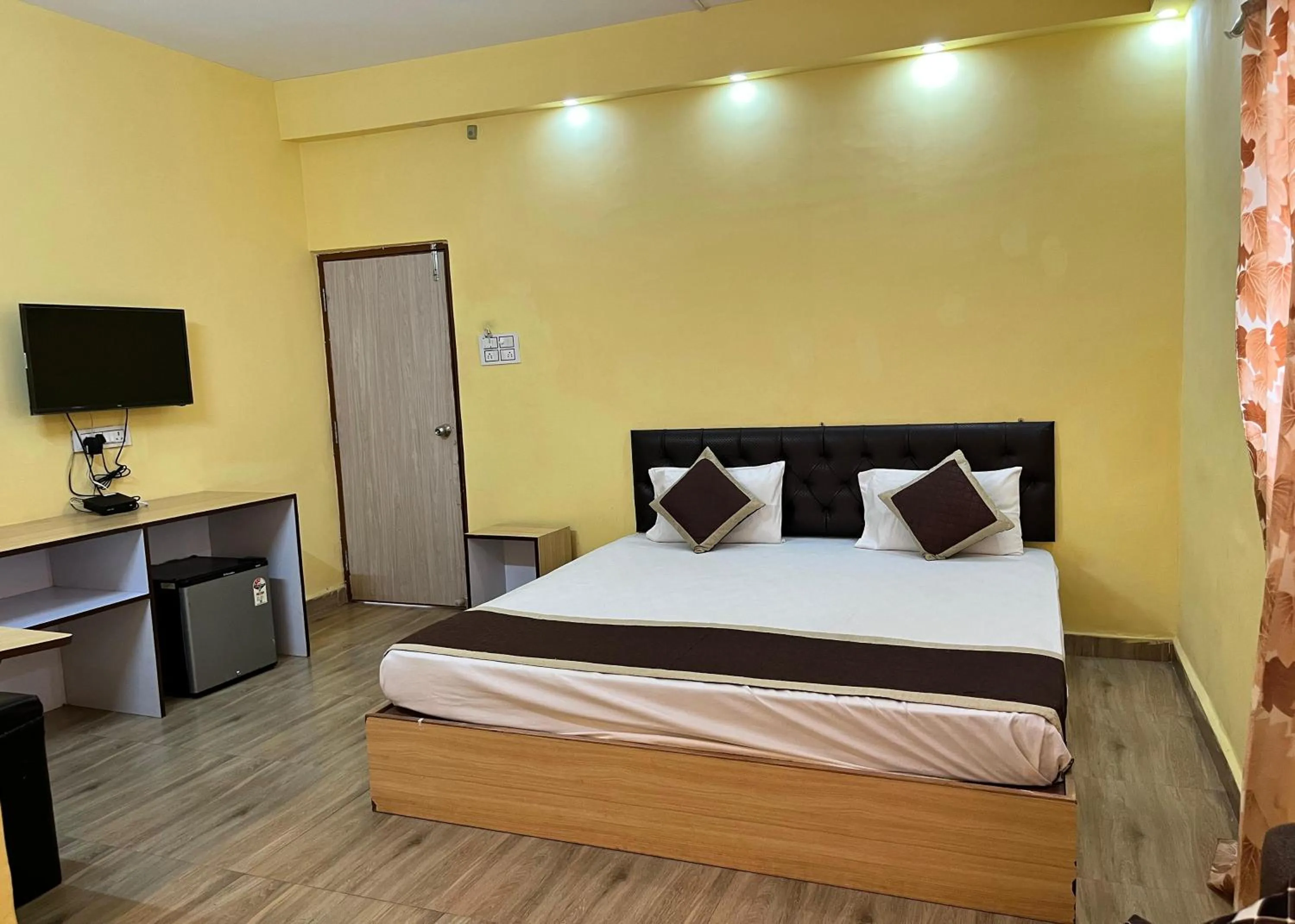 Communal lounge/ TV room in Hotel Bom Sucesso, Candolim Beach