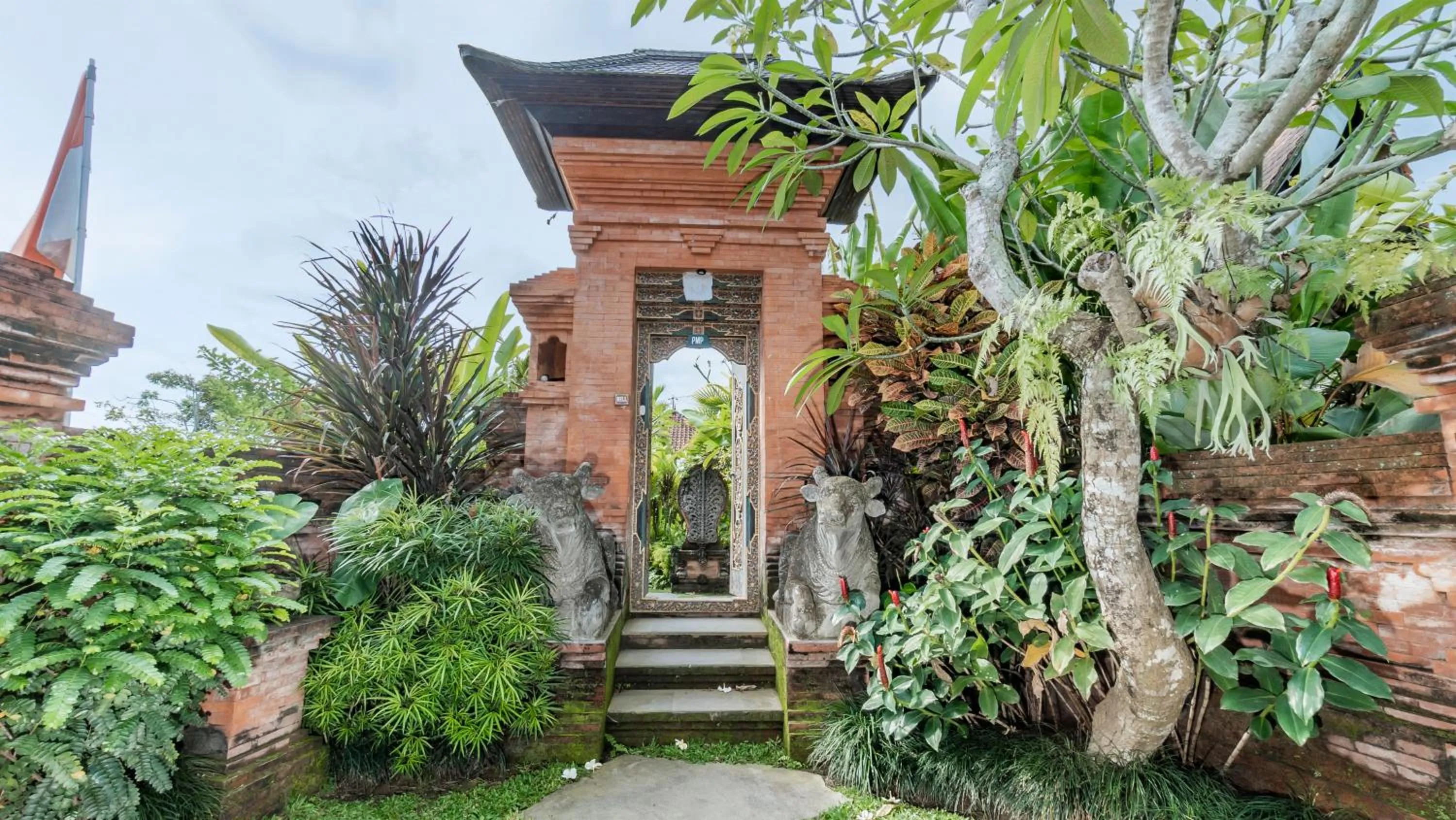 Facade/entrance in The Puspa Villa