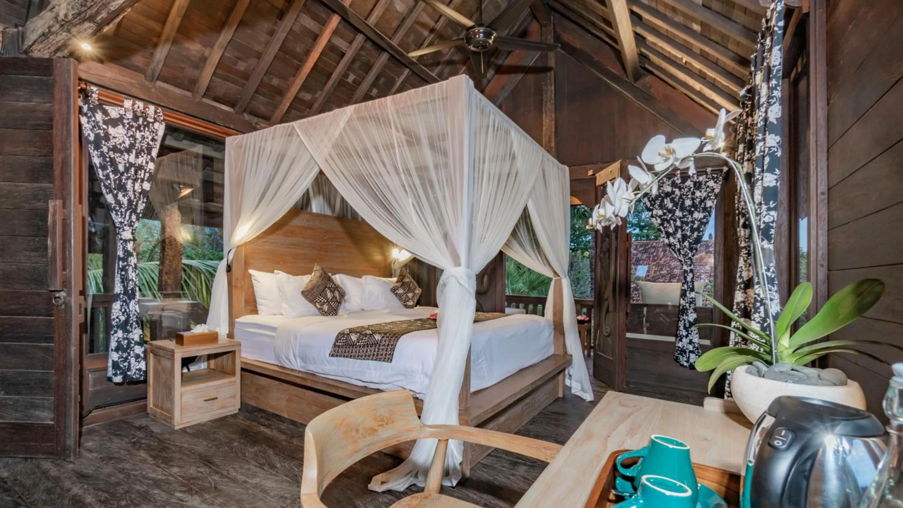 Photo of the whole room, Bed in The Puspa Villa