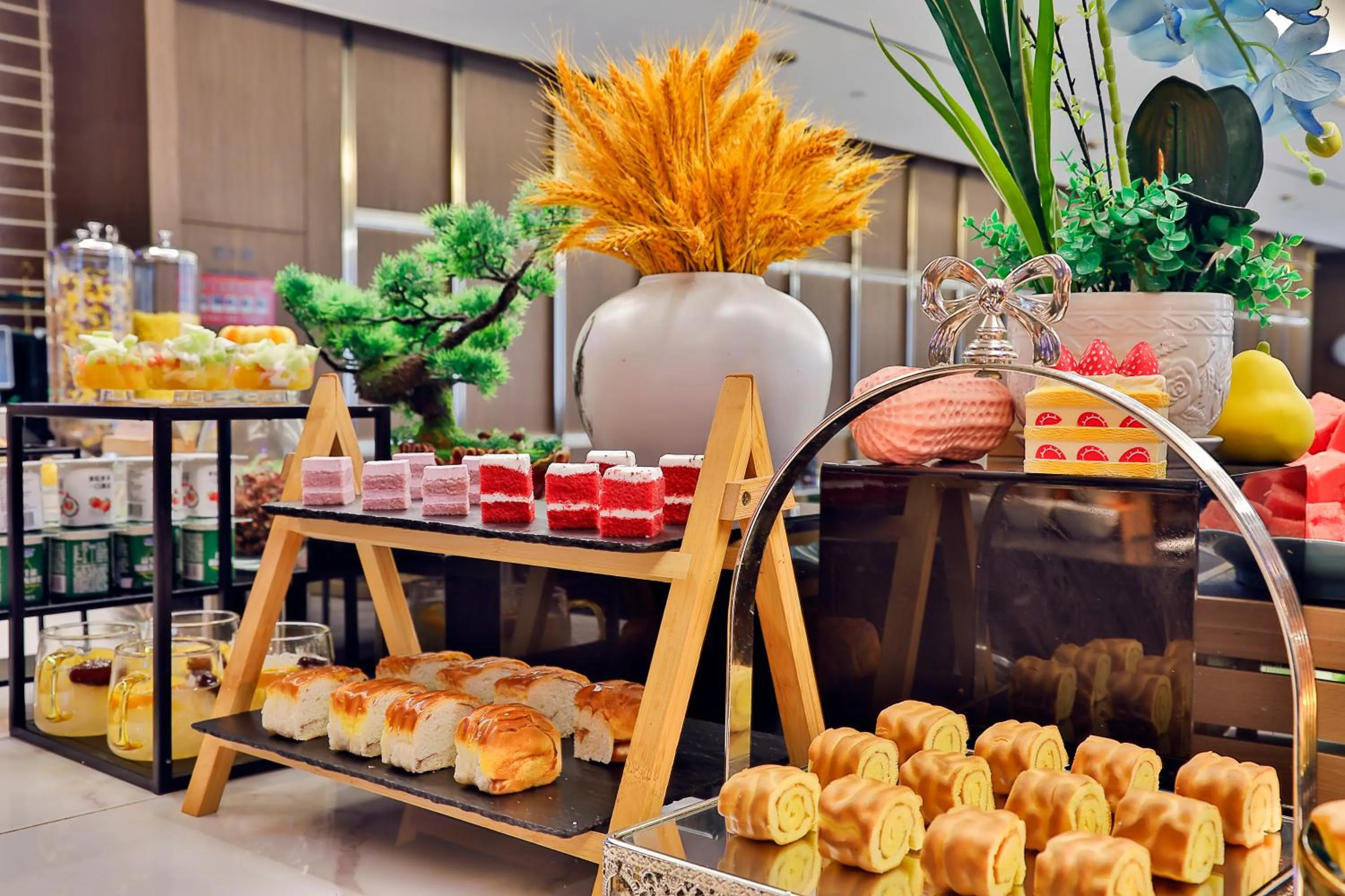 Buffet breakfast in UrCove by Hyatt Jiashan Centre