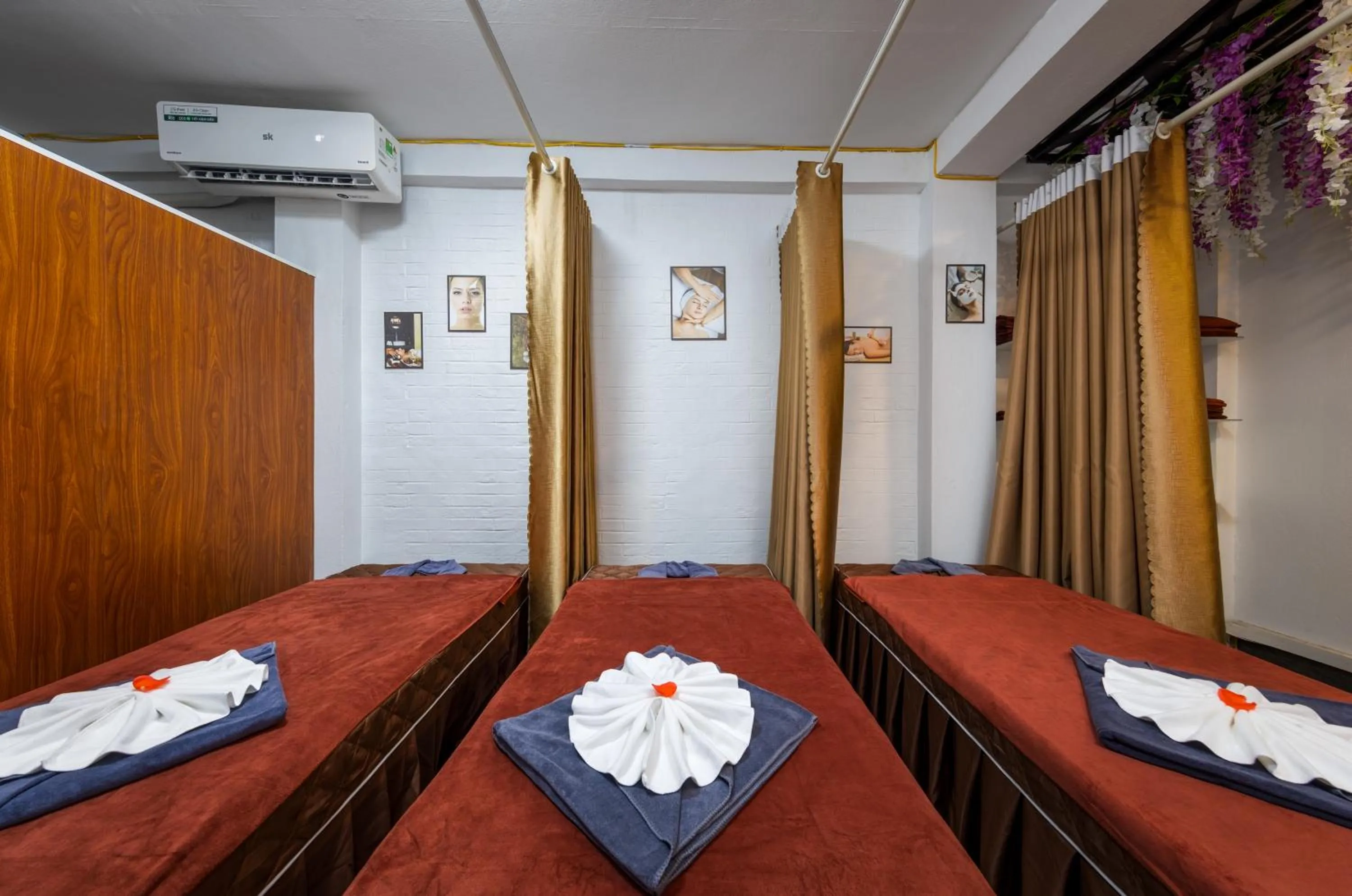 Massage, Bed in Hanoi Center View Hotel and Spa