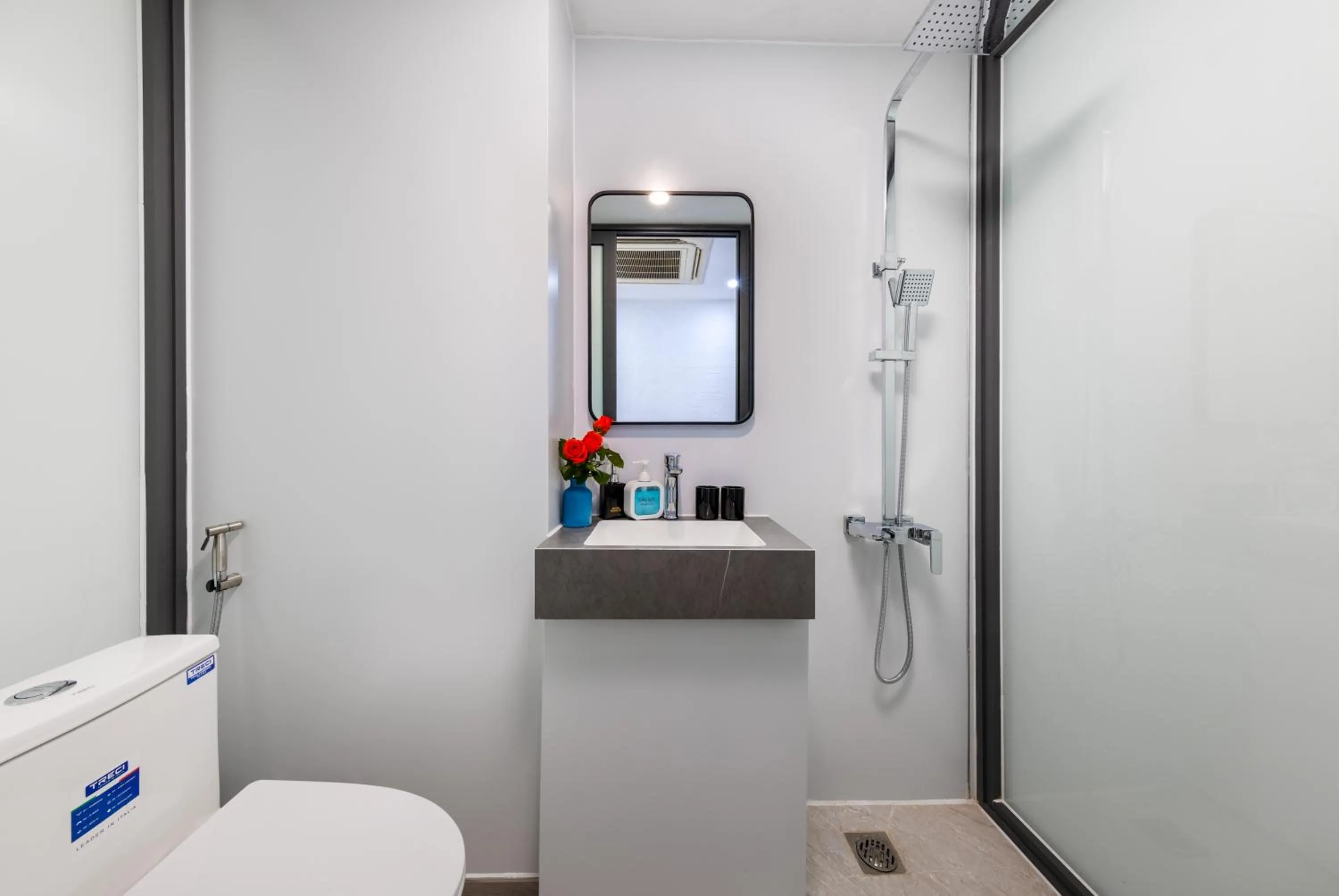 Shower in Hanoi Center View Hotel and Spa