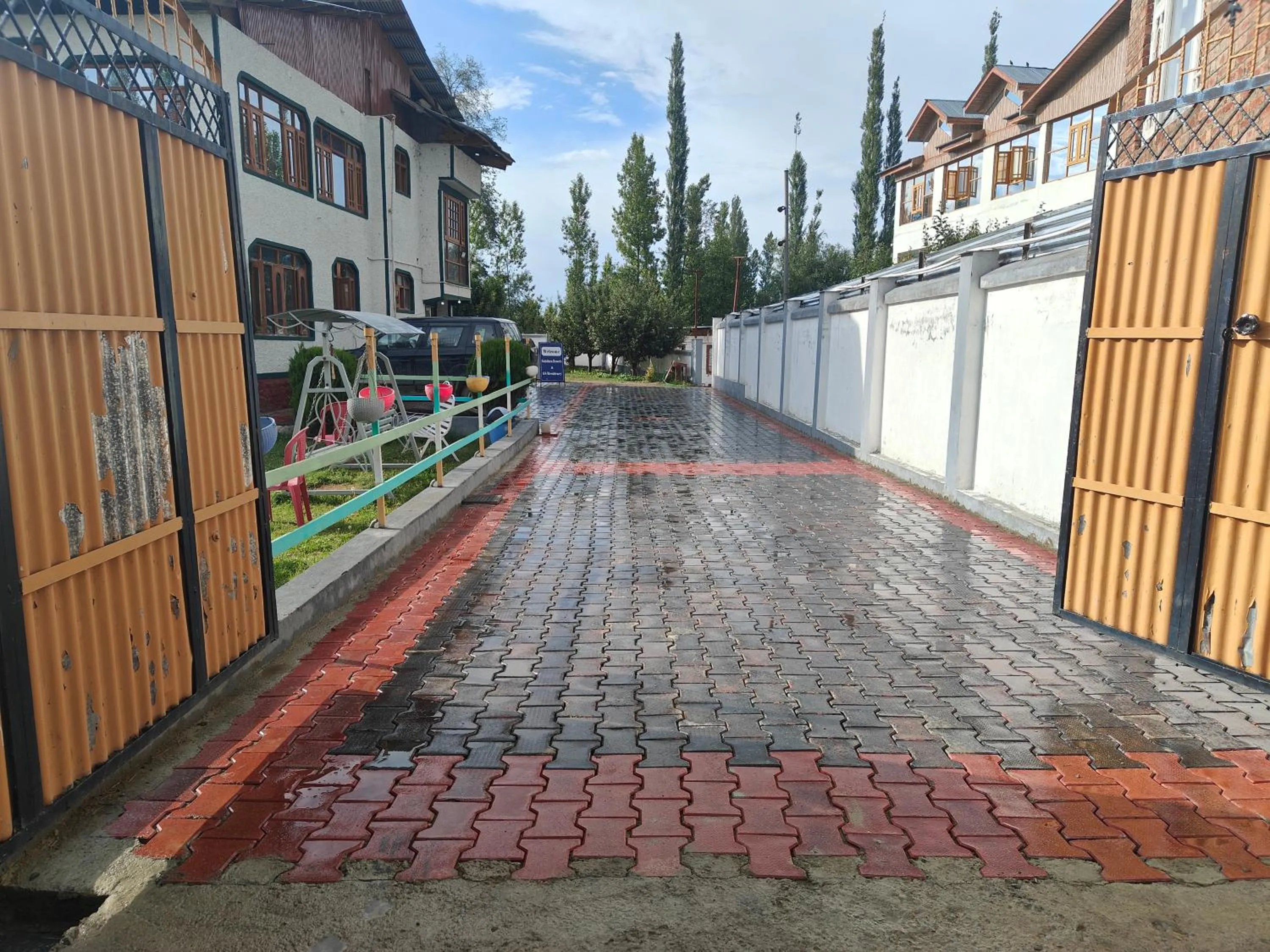 Property building in Gulmarg GS Residency Hotel