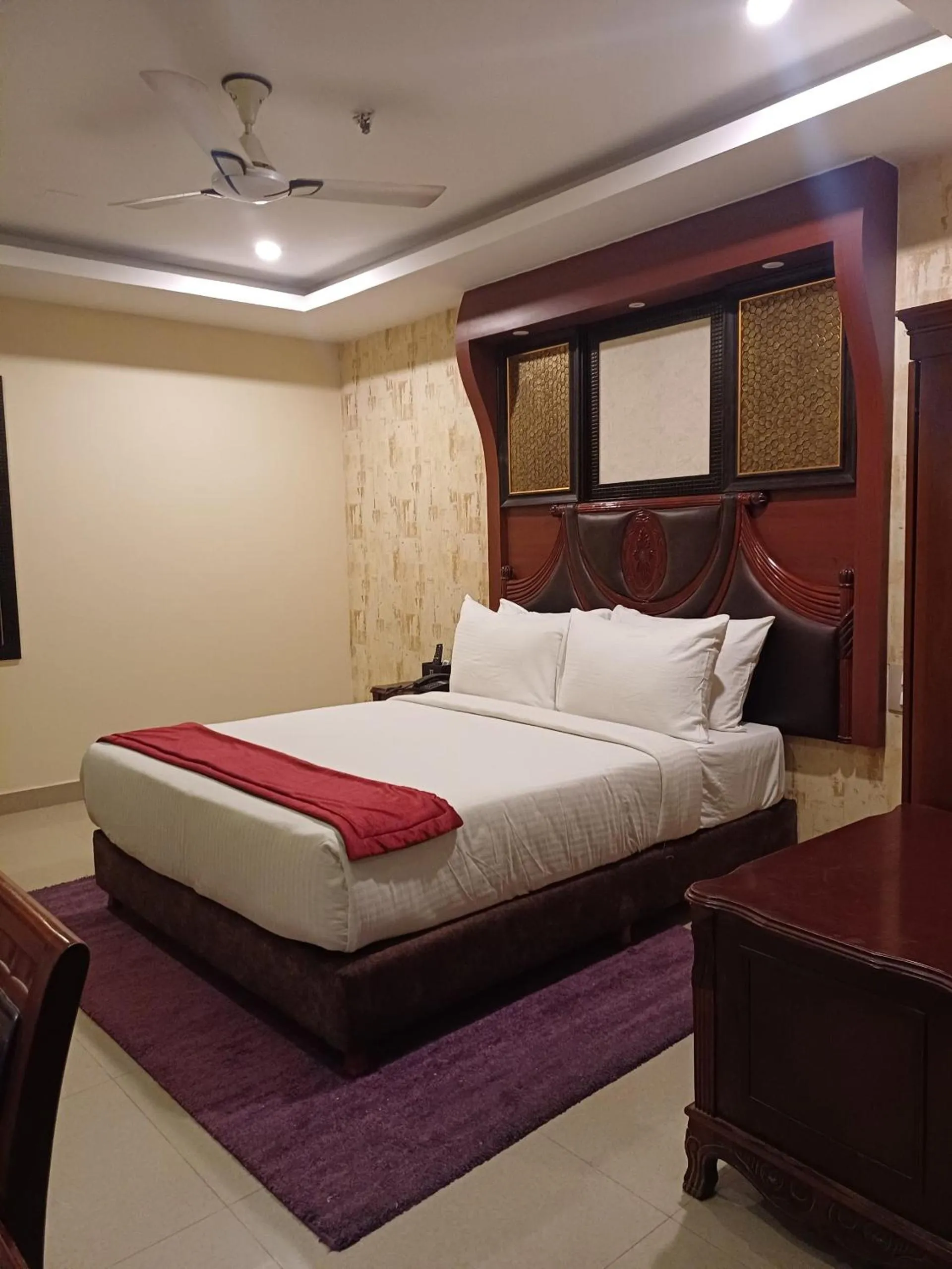 Bed in Sathyam Grand Resorts, Sriperumbudur