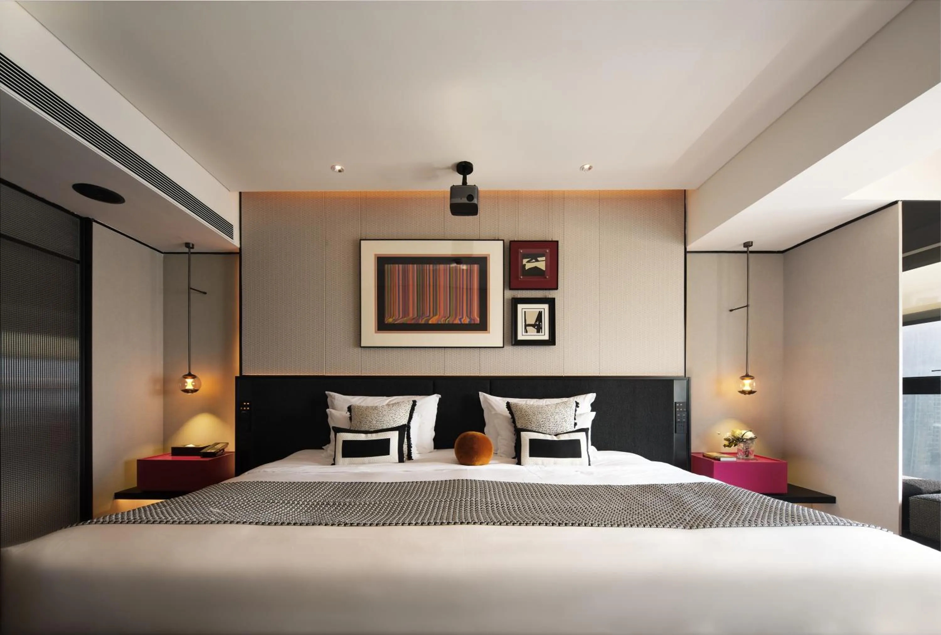 Photo of the whole room, Bed in ISEYA Design Hotel Chengdu Taikoo Li