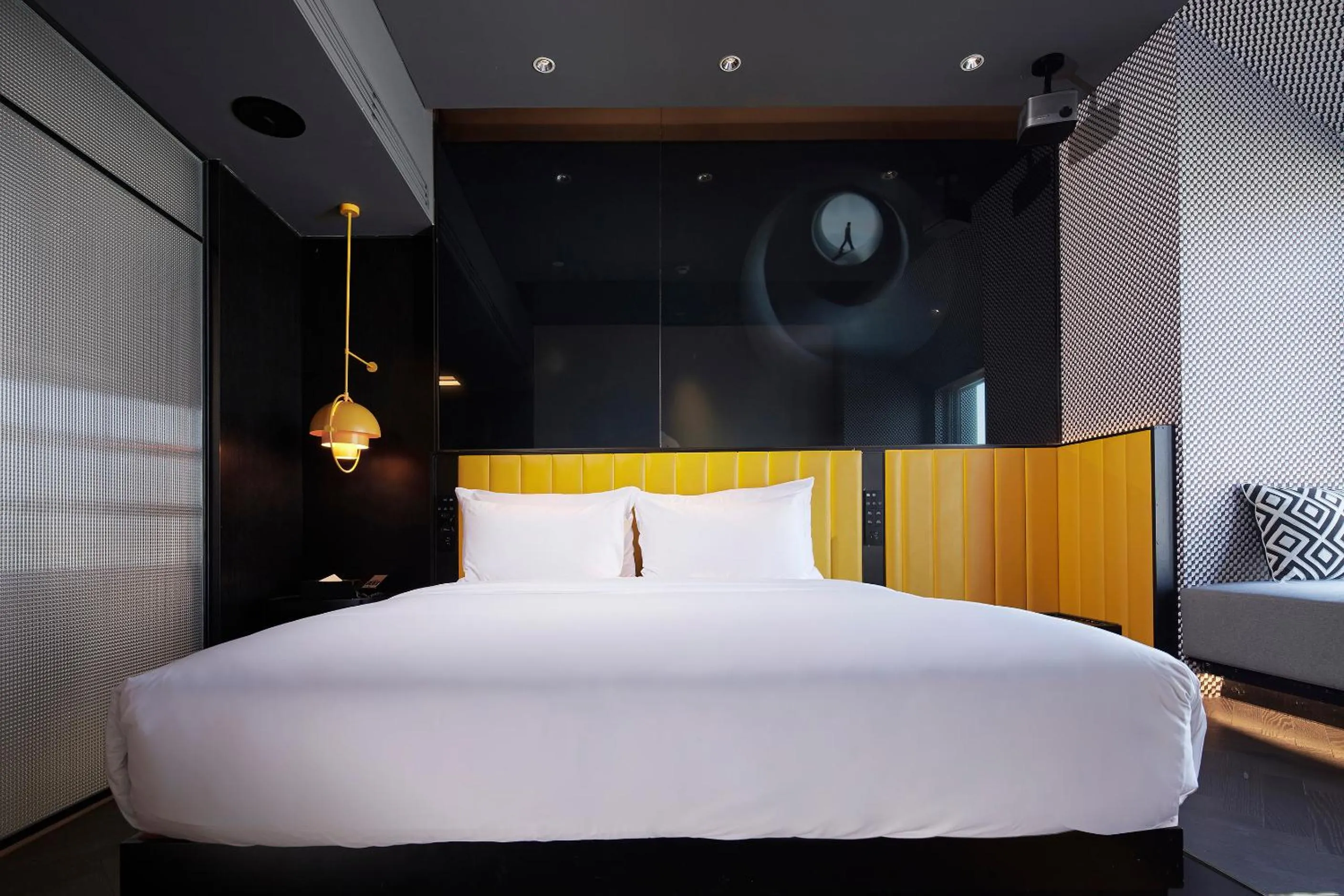 Bed in ISEYA Design Hotel Chengdu Taikoo Li