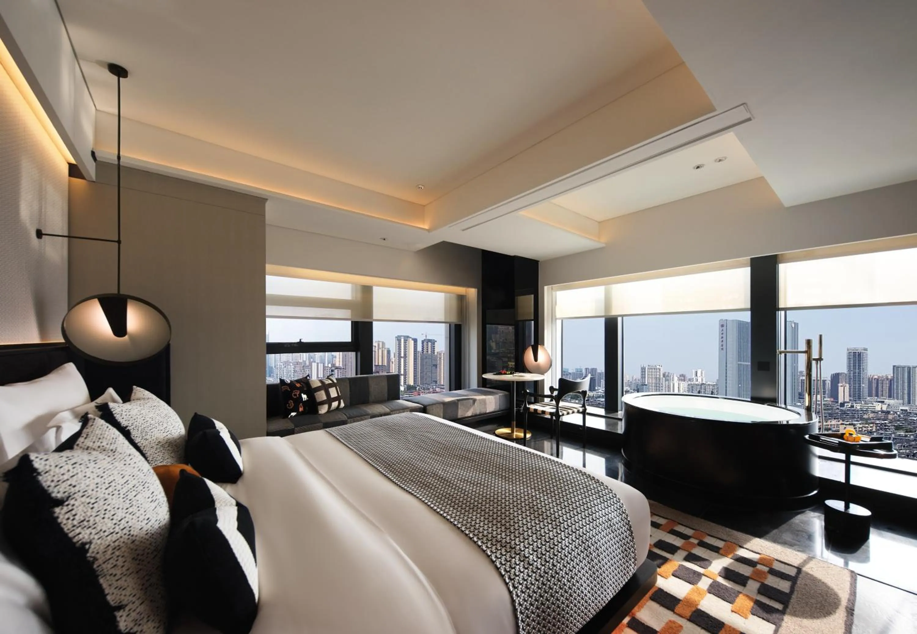 Photo of the whole room, Bed in ISEYA Design Hotel Chengdu Taikoo Li