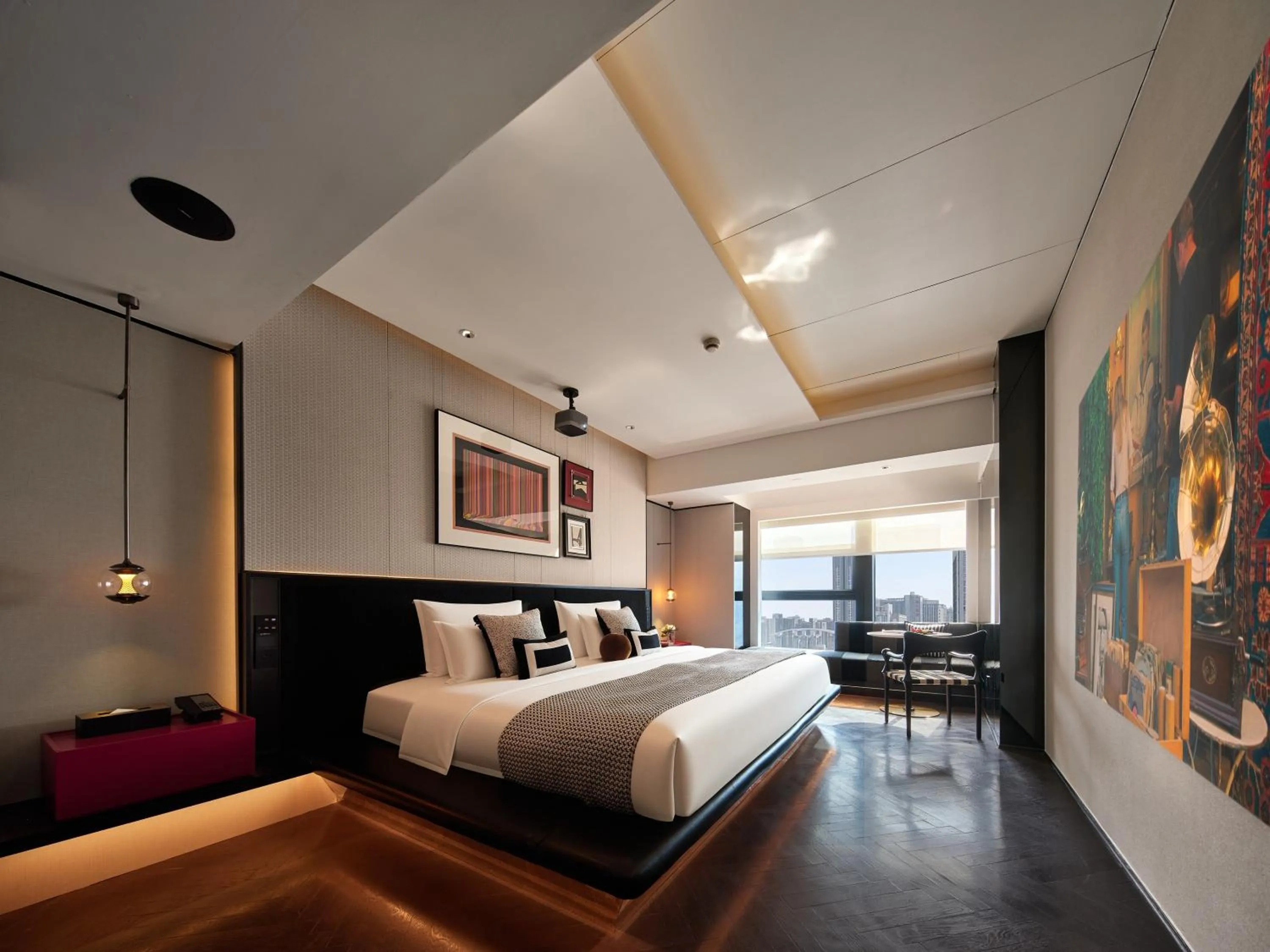 Photo of the whole room, Bed in ISEYA Design Hotel Chengdu Taikoo Li