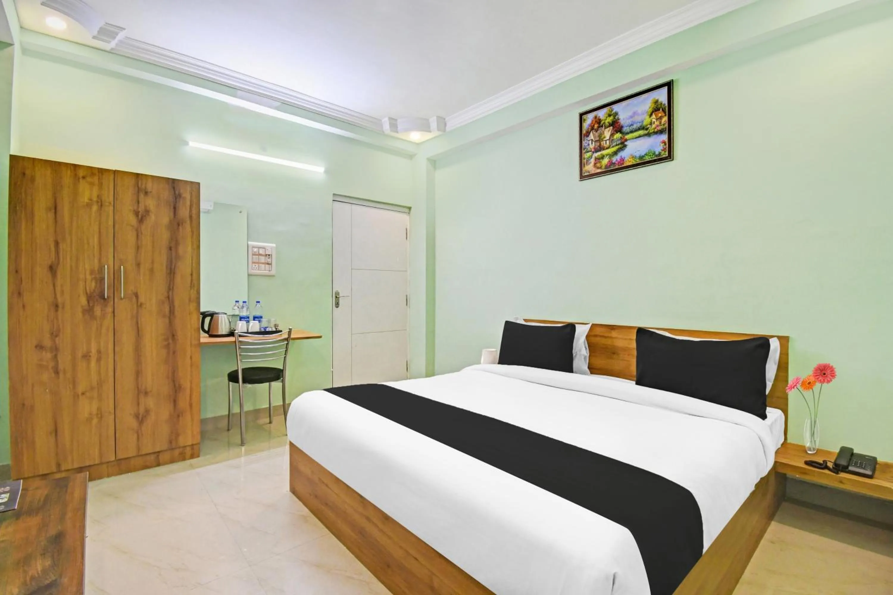 Bedroom, Bed in Super Hotel O AURA HOTEL SONNET INNS