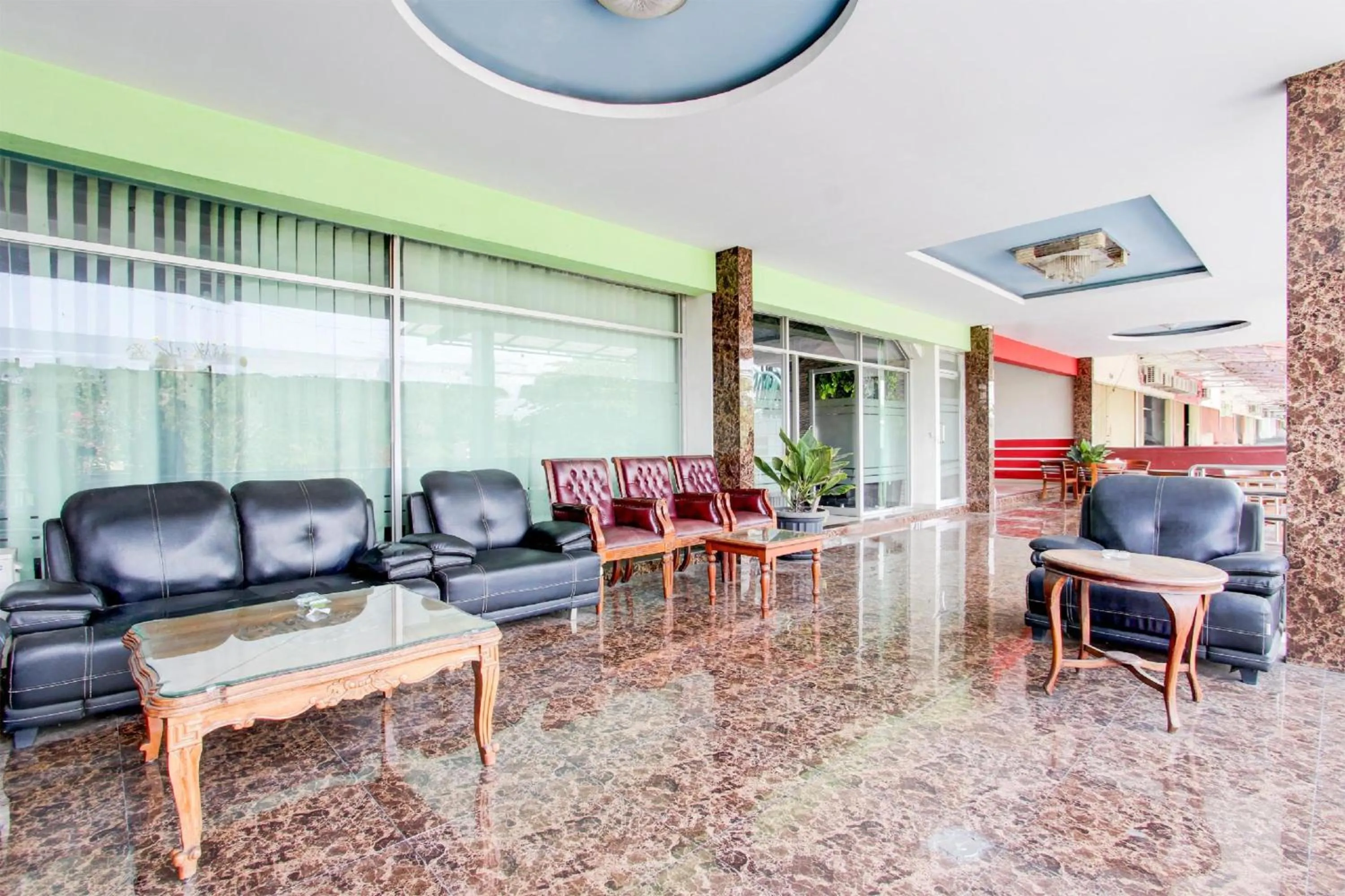 Lobby or reception in Hotel O Amanah Sejahtera Near Bandara Adi Soemarmo