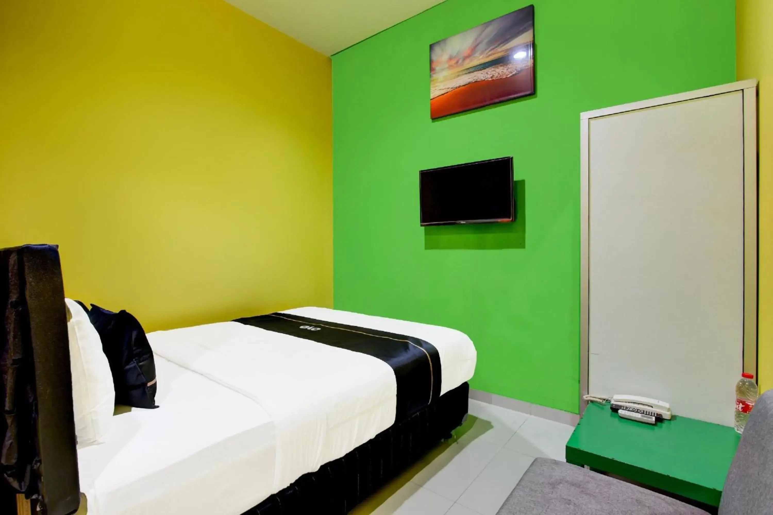 Standard Double Room in Hotel O Jalan Slamet Riyadi Near Bandara Adi Soemarmo Formerly Amanah Sejahtera Standard Double Room in Hotel O Jalan Slamet Riyadi Near Bandara Adi Soemarmo Formerly Amanah Sejahtera