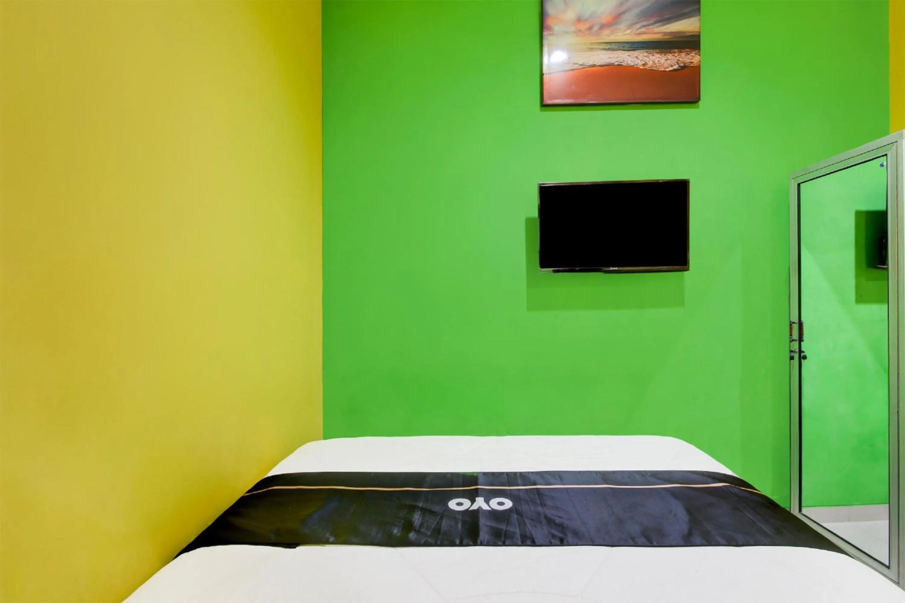 Bedroom, Bed in Hotel O Amanah Sejahtera Near Bandara Adi Soemarmo