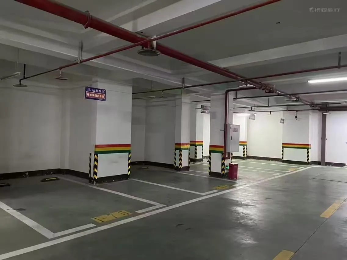 Parking in Vienna Hotel Jiangjin Wanda Plaza Shengquansi Subway Station