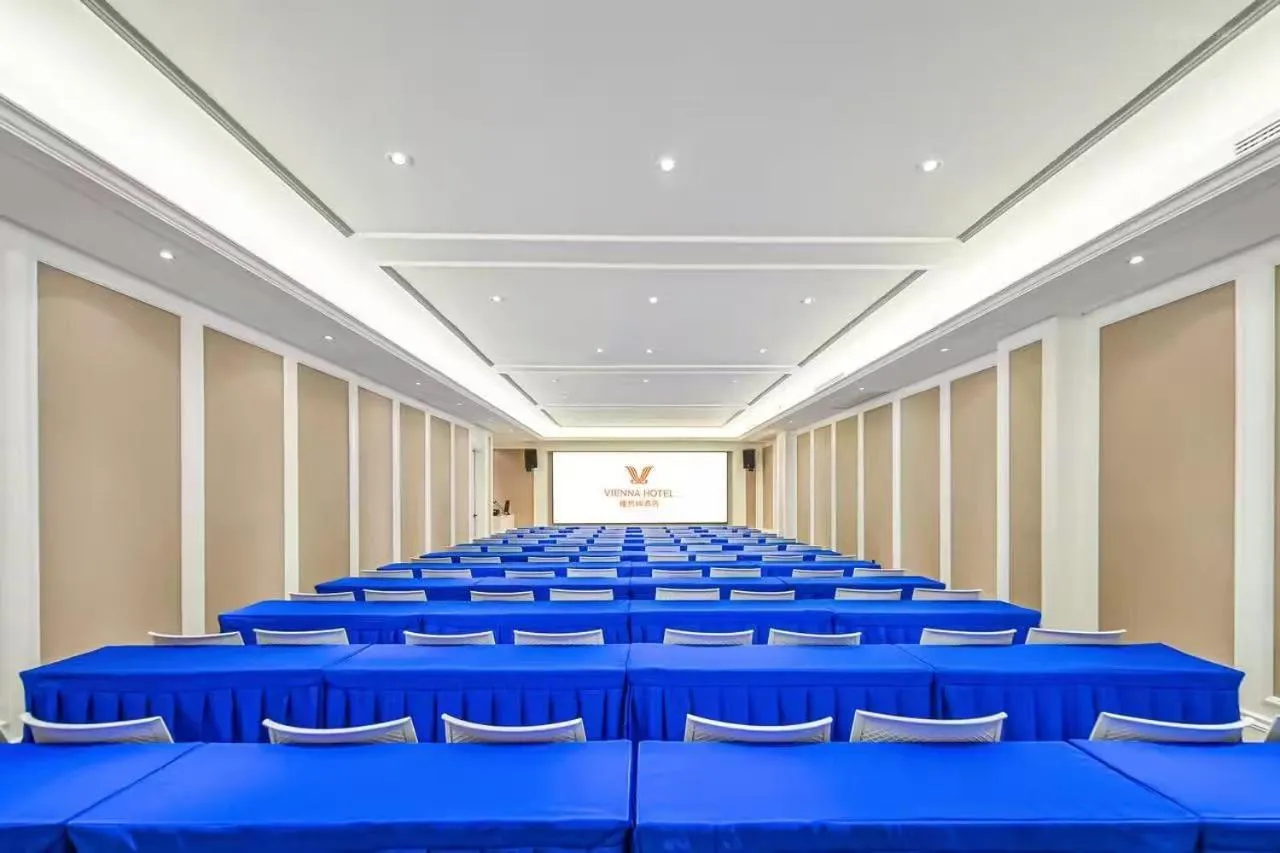 Meeting/conference room in Vienna Hotel Jiangjin Wanda Plaza Shengquansi Subway Station