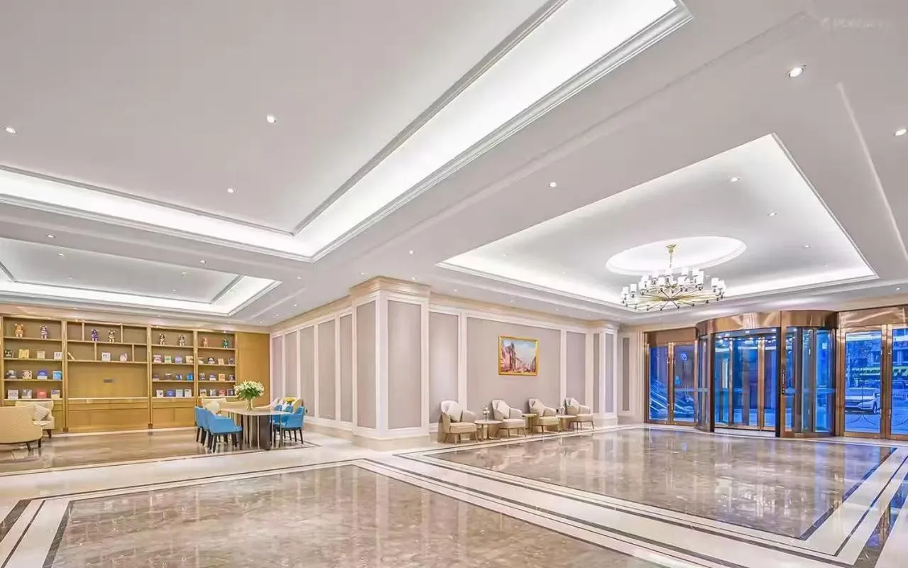 Vienna Hotel Jiangjin Wanda Plaza Shengquansi Subway Station