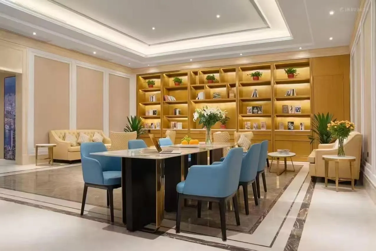 Seating area in Vienna Hotel Jiangjin Wanda Plaza Shengquansi Subway Station