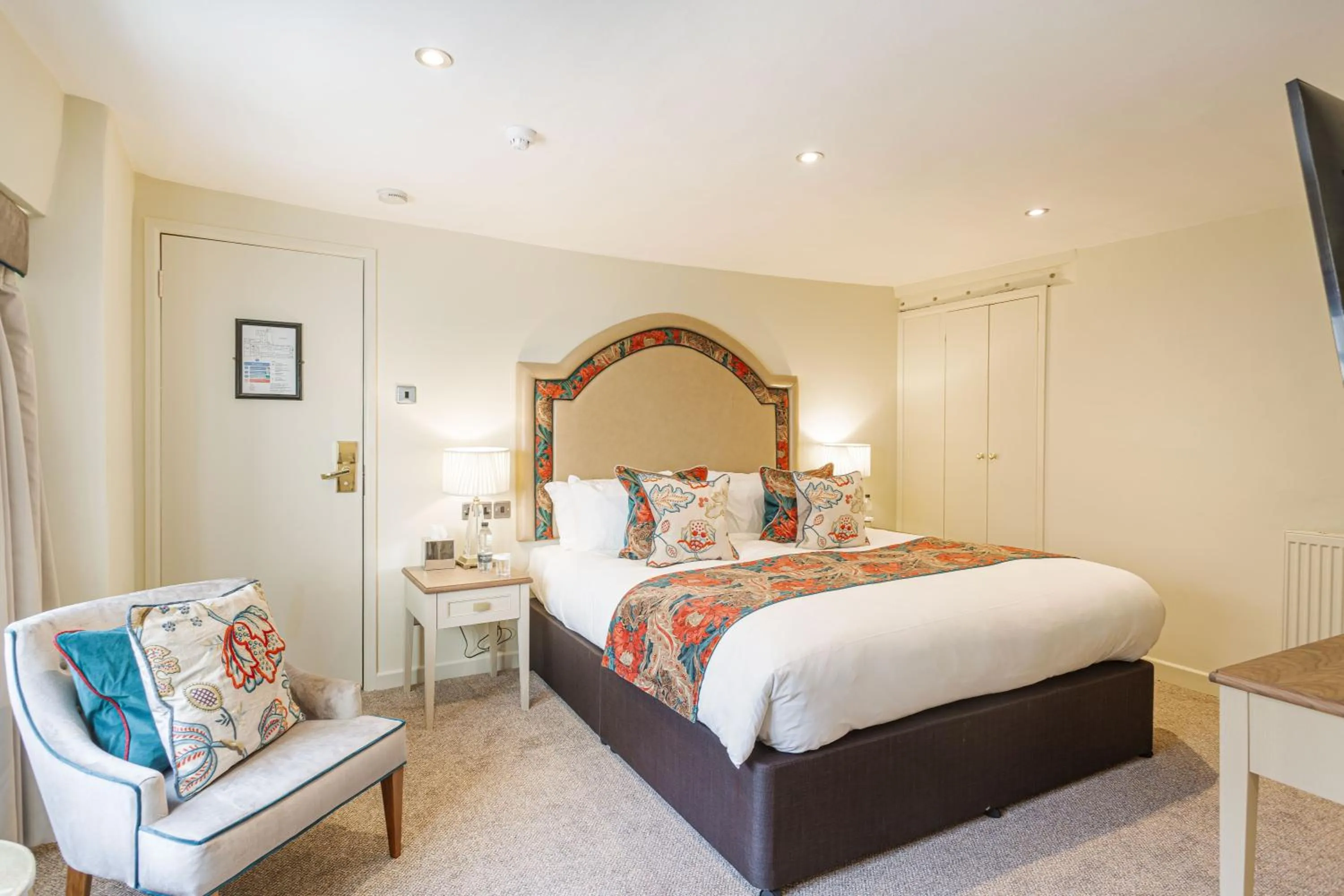 Bed in The Swan Hotel, Wells, Somerset - The Coaching Inn Group