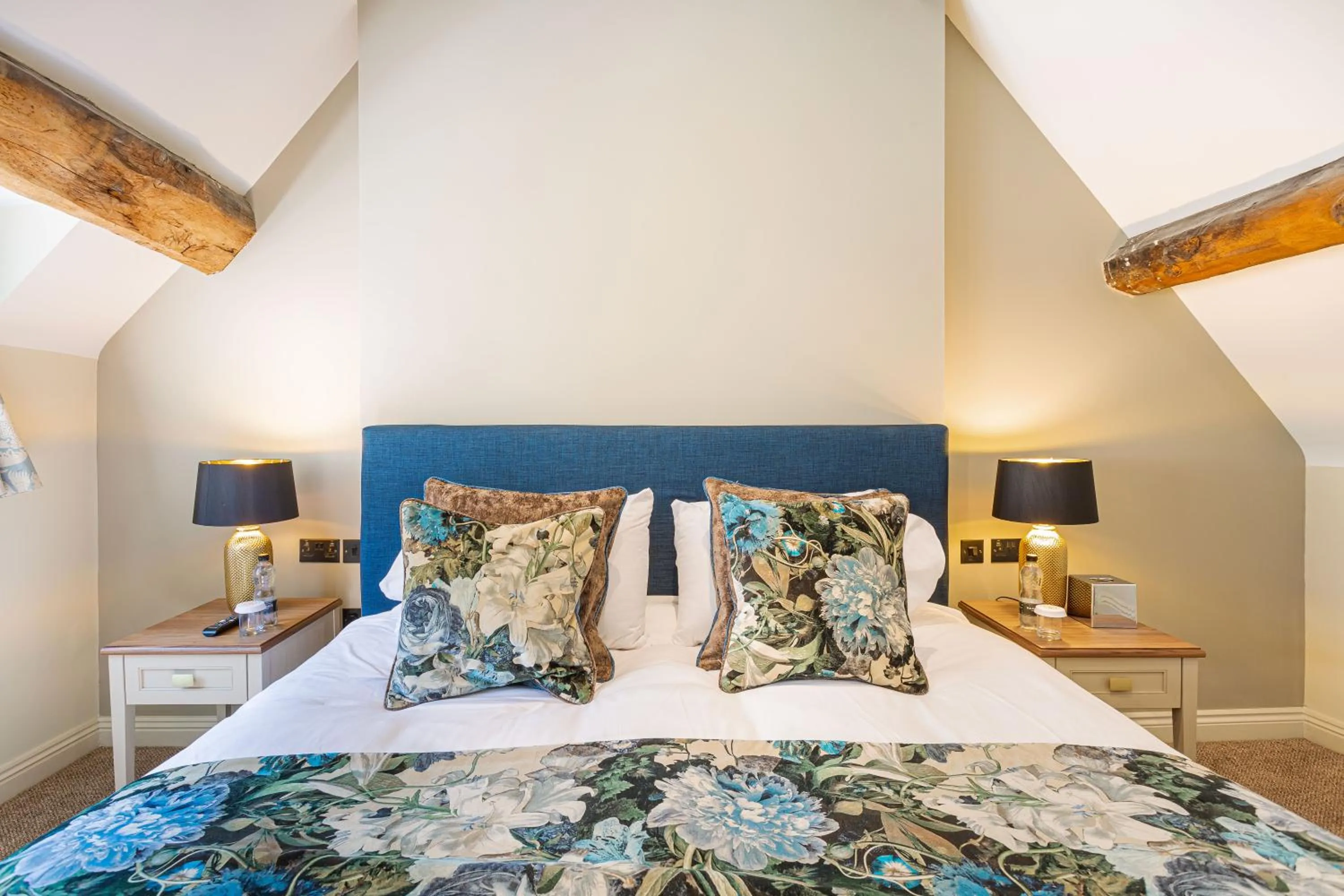 Bed in The Swan Hotel, Wells, Somerset - The Coaching Inn Group
