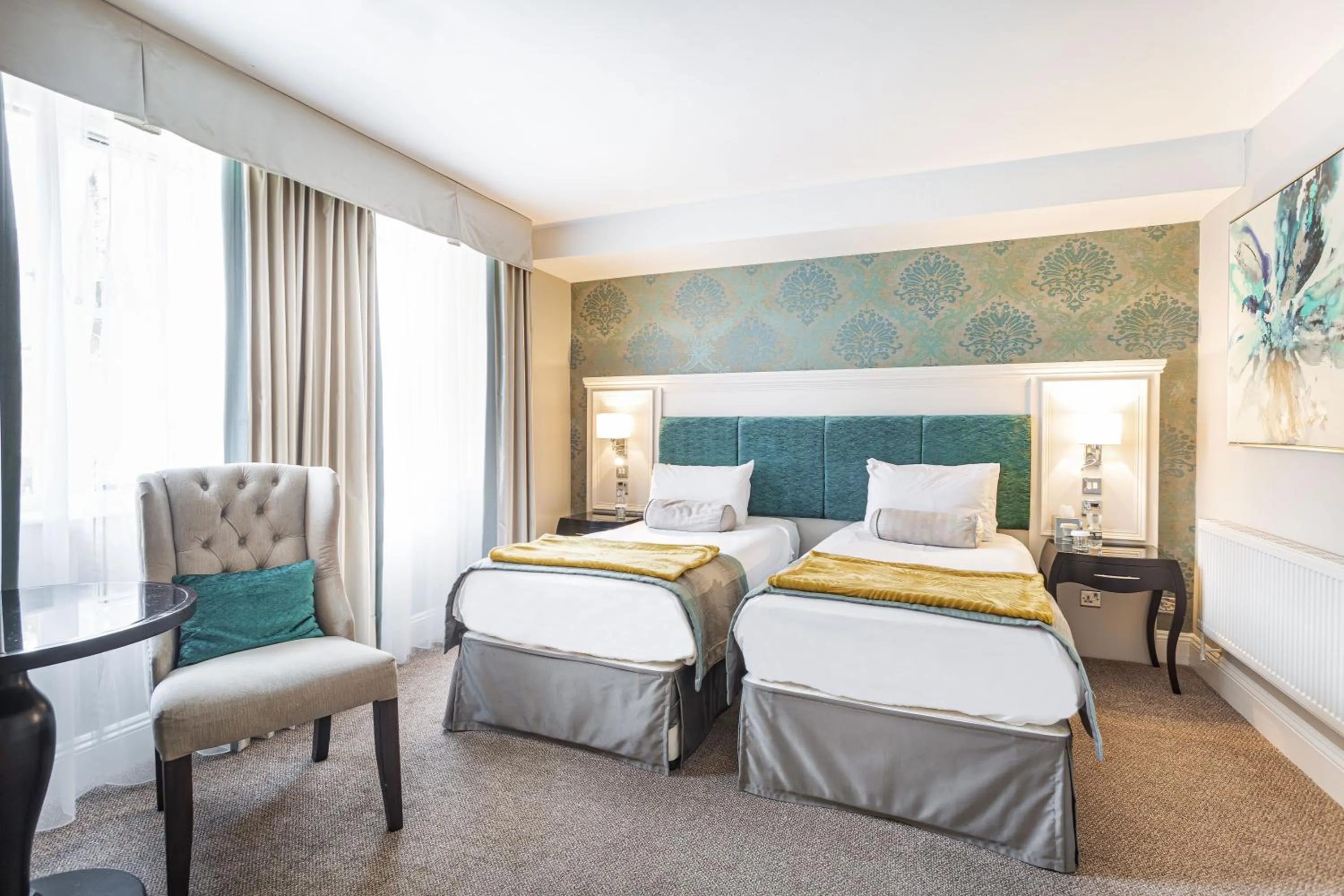 Bed in The Swan Hotel, Wells, Somerset - The Coaching Inn Group