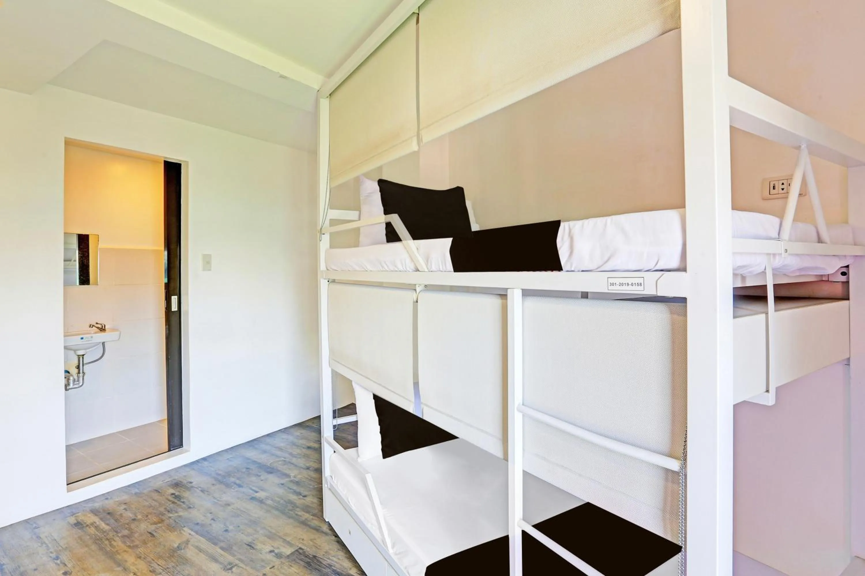 Bedroom, Bed in Spot On Hostel ,Taguig Manila Formerly MYTOWN HongKong