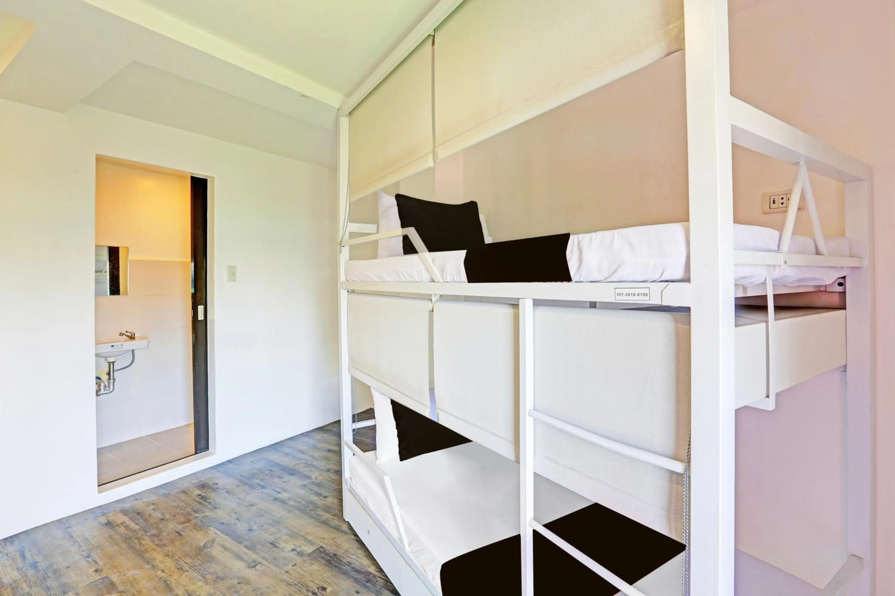 Bedroom, Bed in Spot On Hostel ,Taguig Manila Formerly MYTOWN HongKong