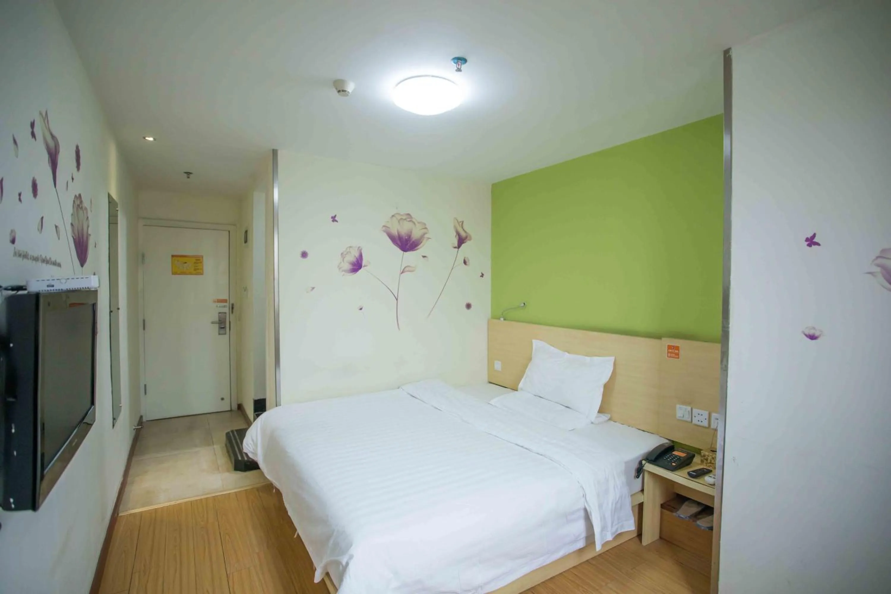 Bed in 7Days Inn Huizhou West Lake