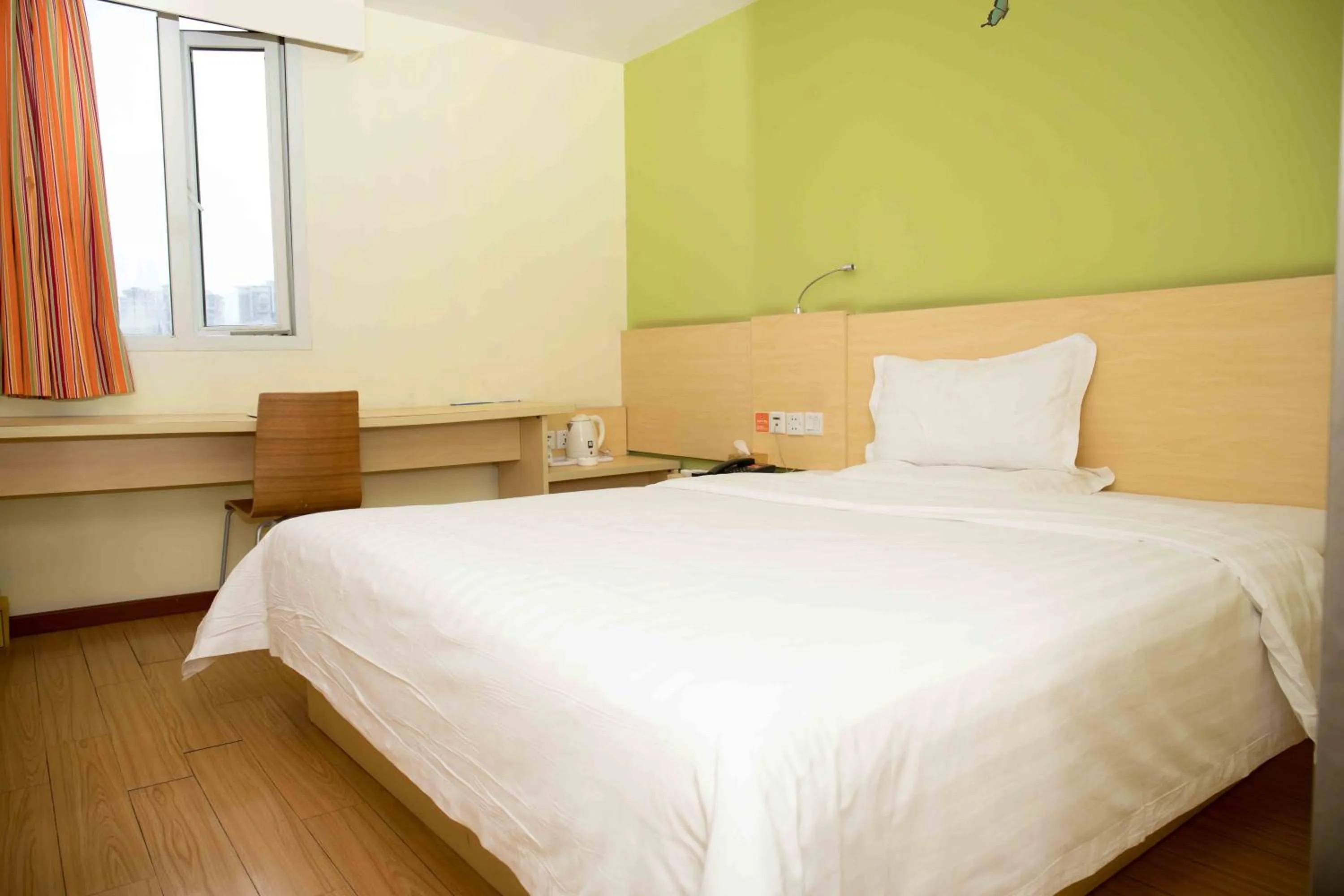 Bed in 7Days Inn Huizhou West Lake