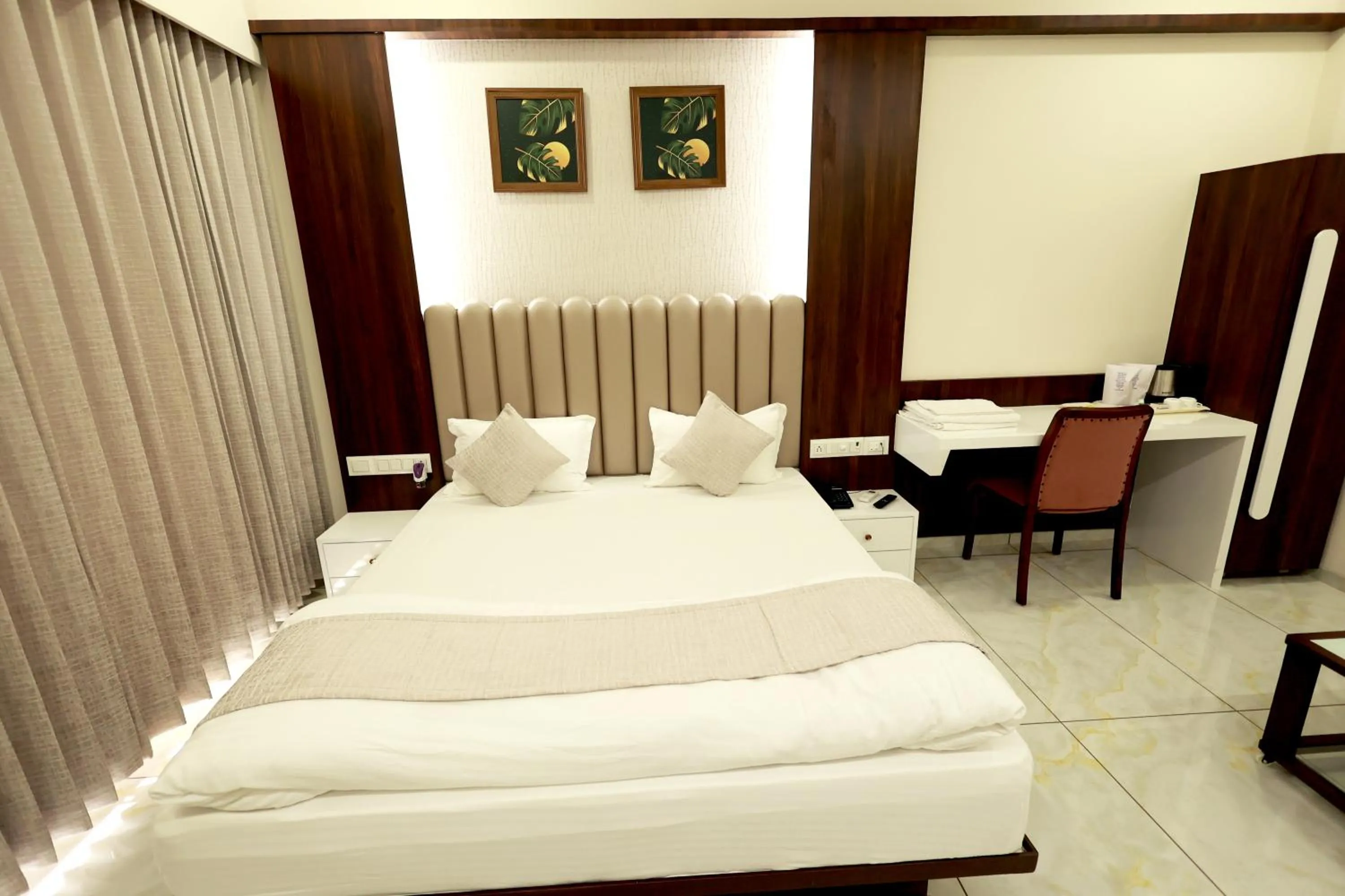 Bed in Hotel Grand Haveli