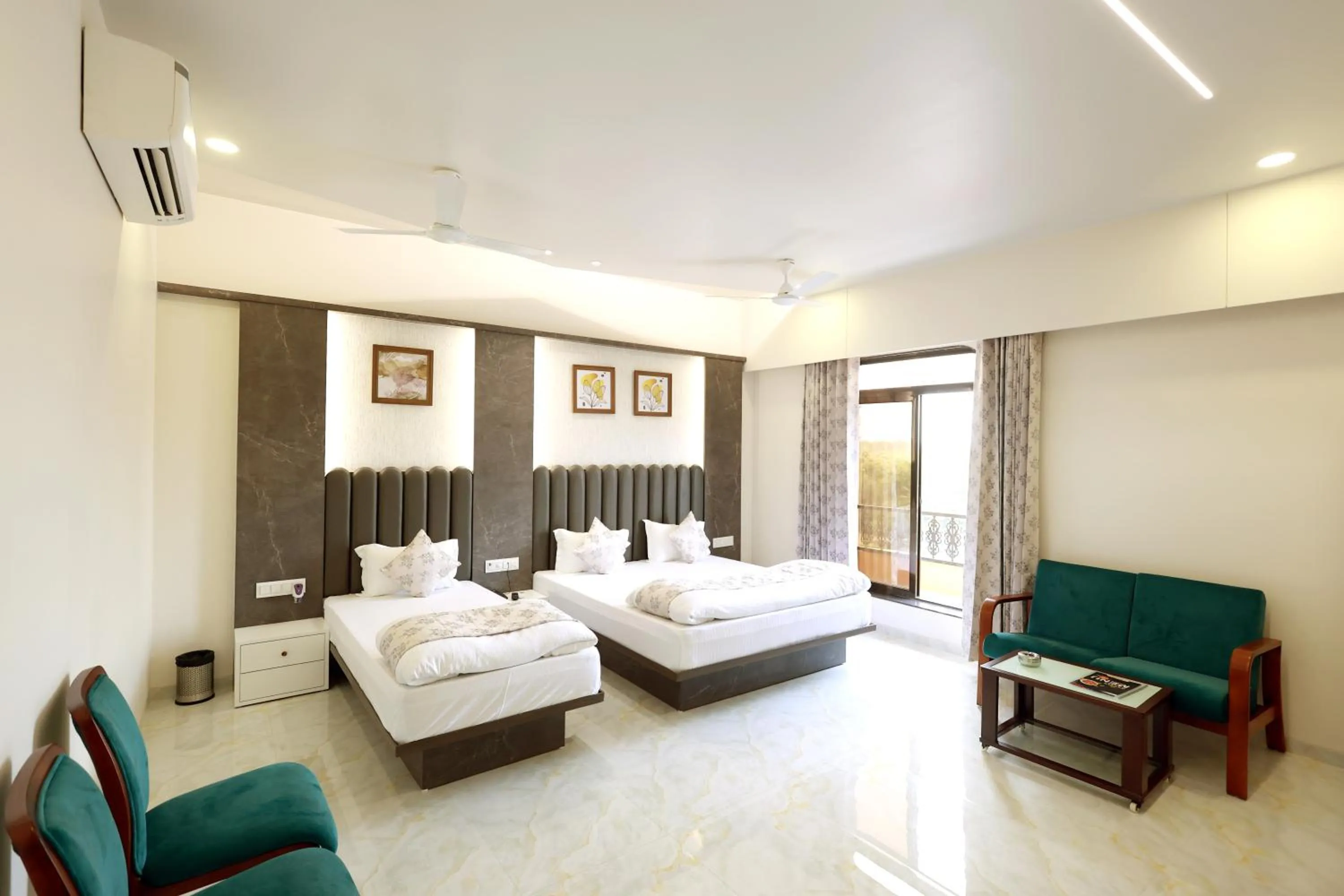 Bed in Hotel Grand Haveli