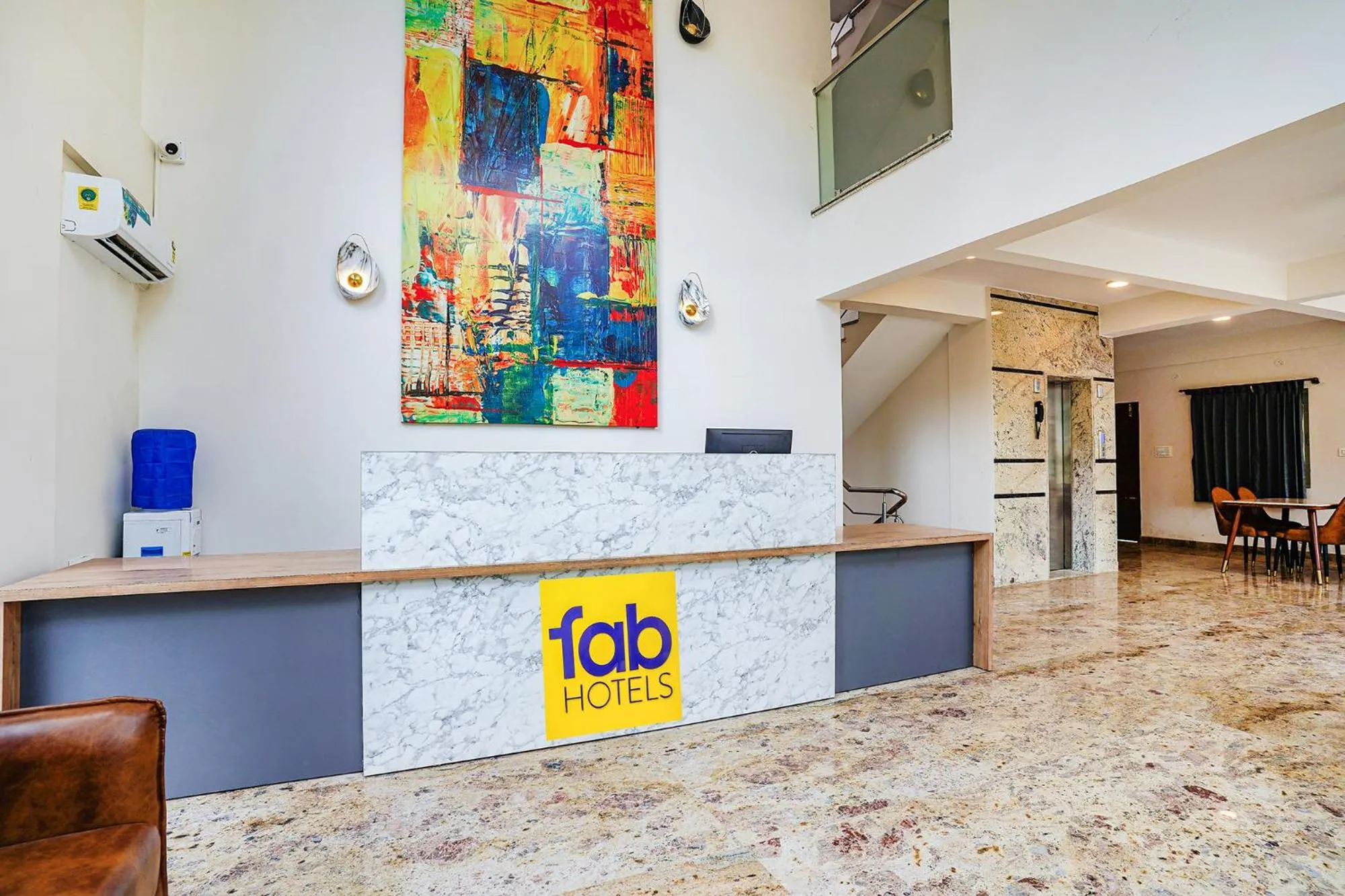 Lobby or reception in FabHotel The Pearl Boutique - Electronic City