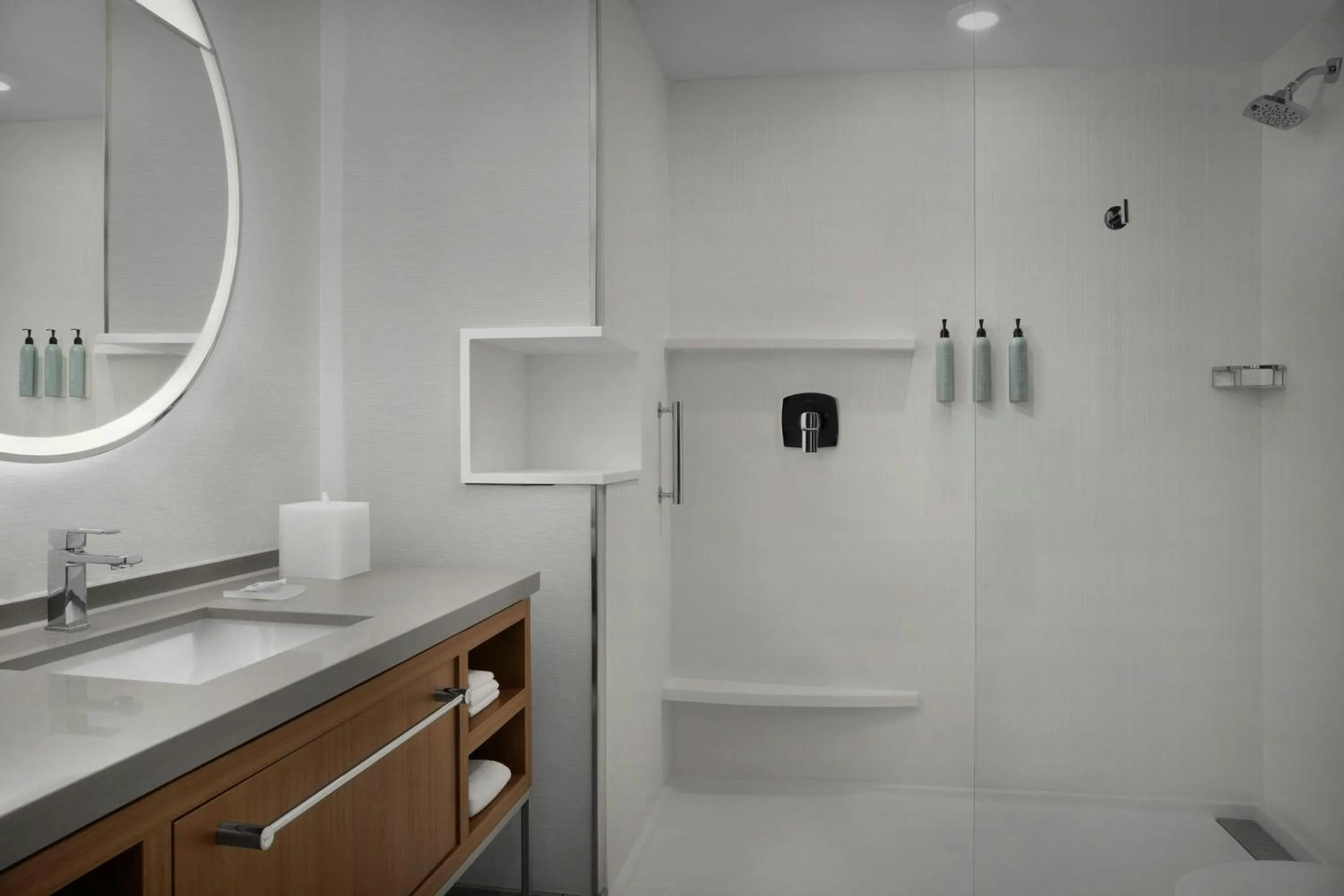 Bathroom in Courtyard by Marriott Antioch Pittsburg