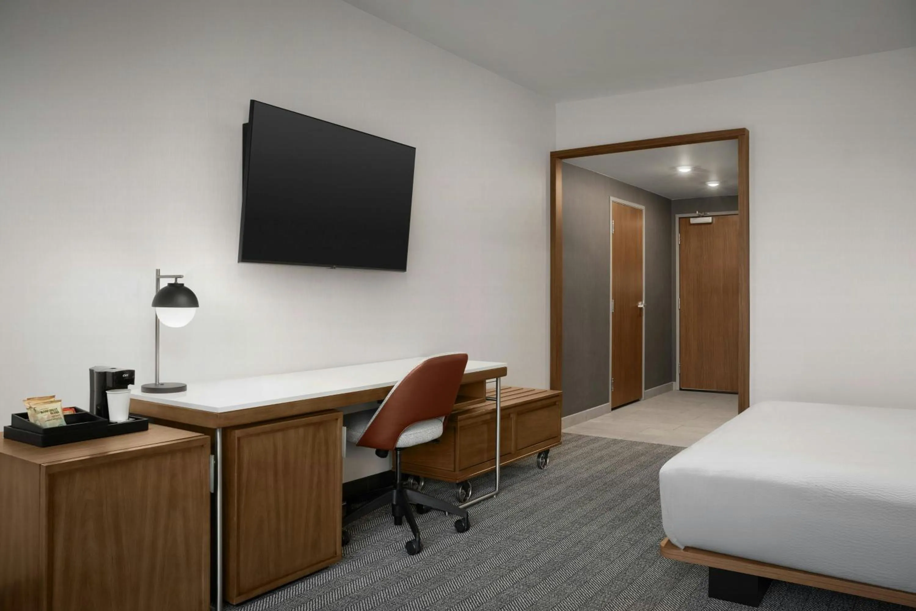 Photo of the whole room, Bed in Courtyard by Marriott Antioch Pittsburg