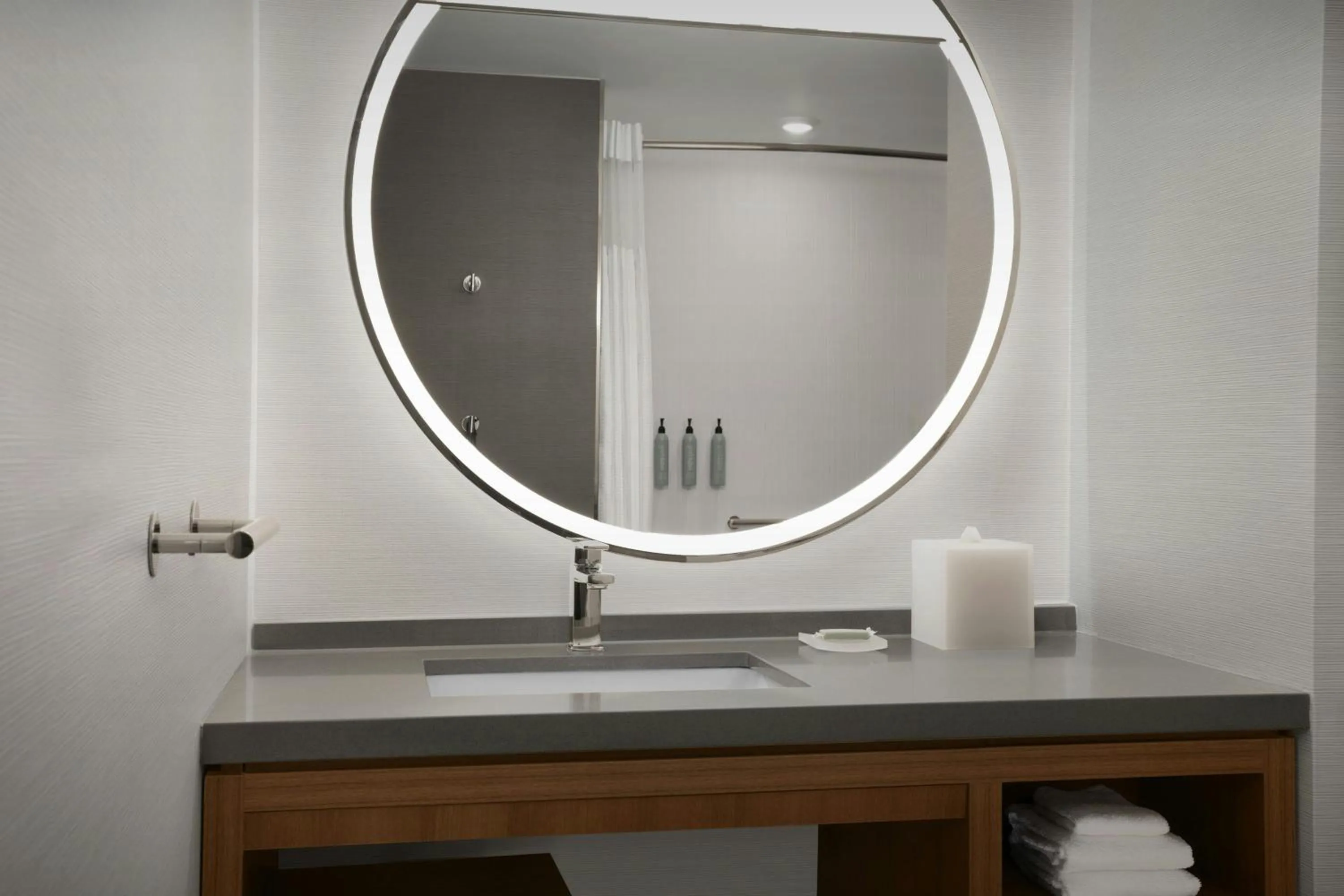 Photo of the whole room in Courtyard by Marriott Antioch Pittsburg