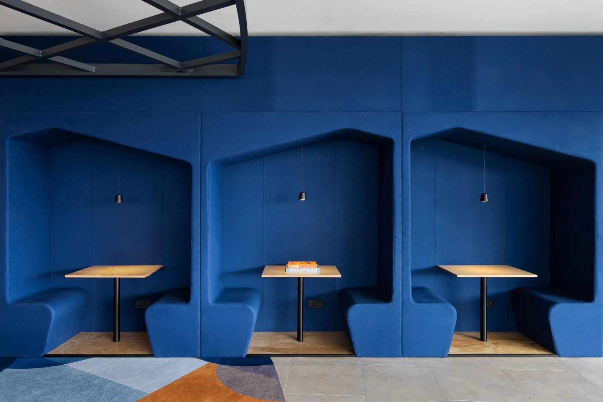 Lounge or bar in The Passenger, a Tribute Portfolio Hotel