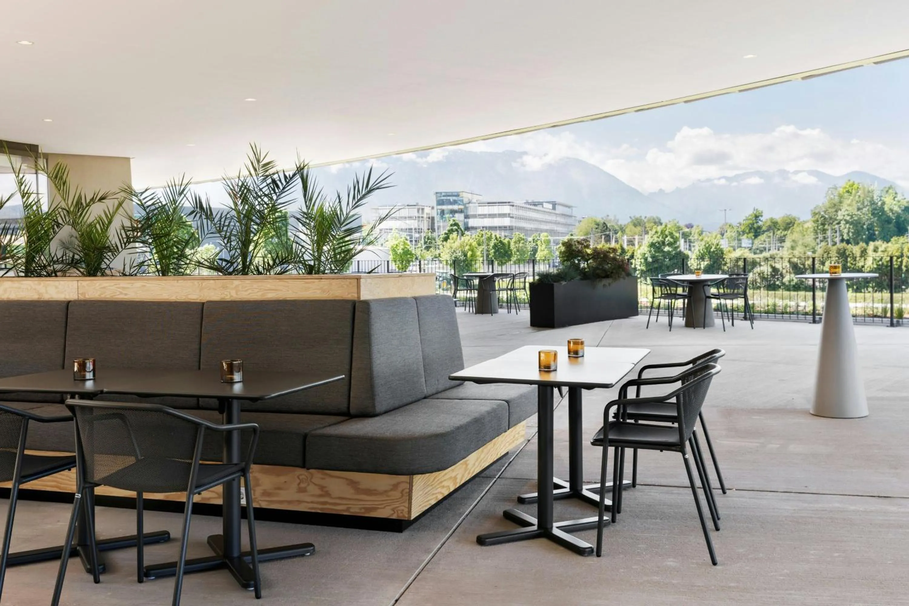 Restaurant/places to eat in The Passenger, a Tribute Portfolio Hotel