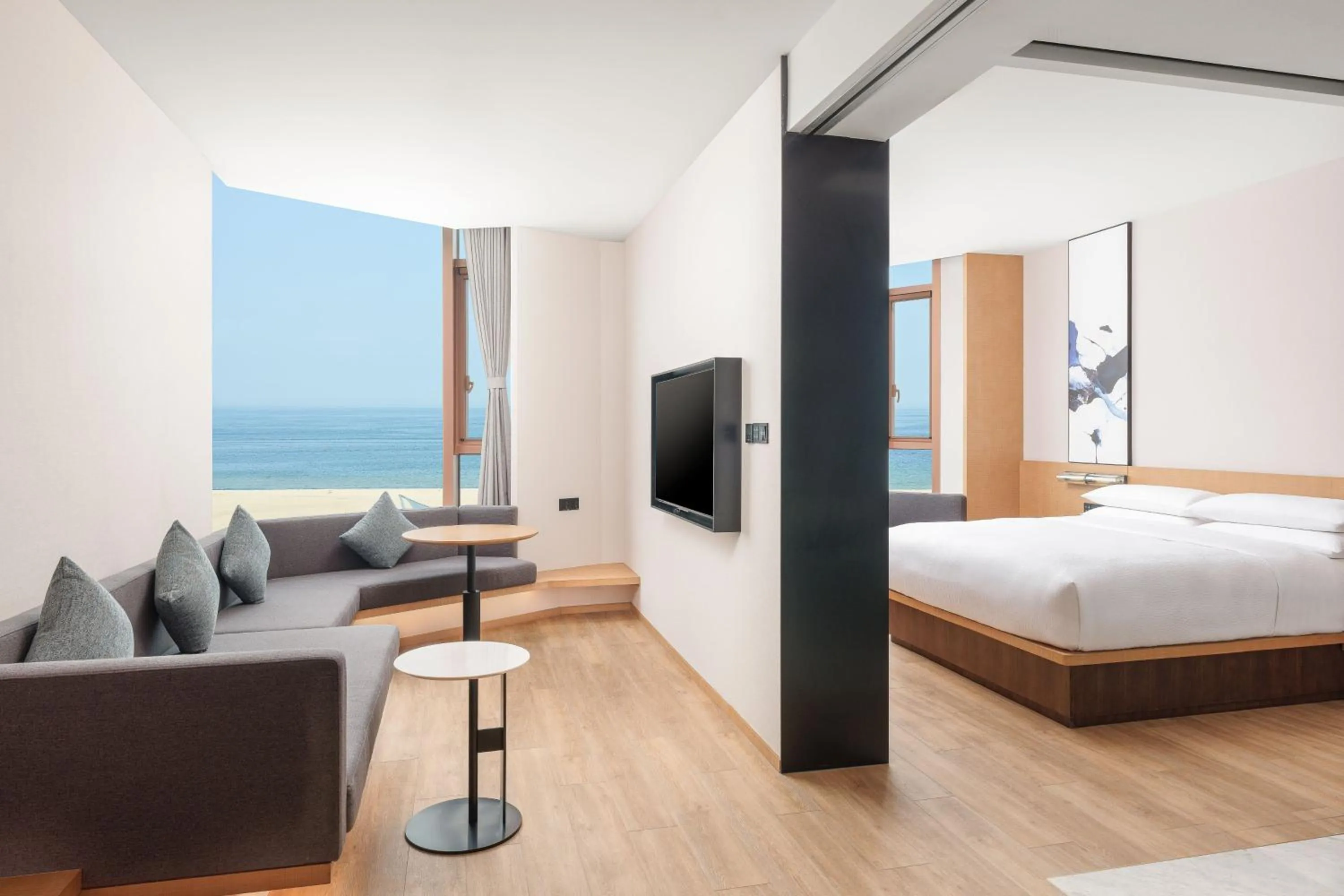 Living room, Bed in Fairfield by Marriott Yantai