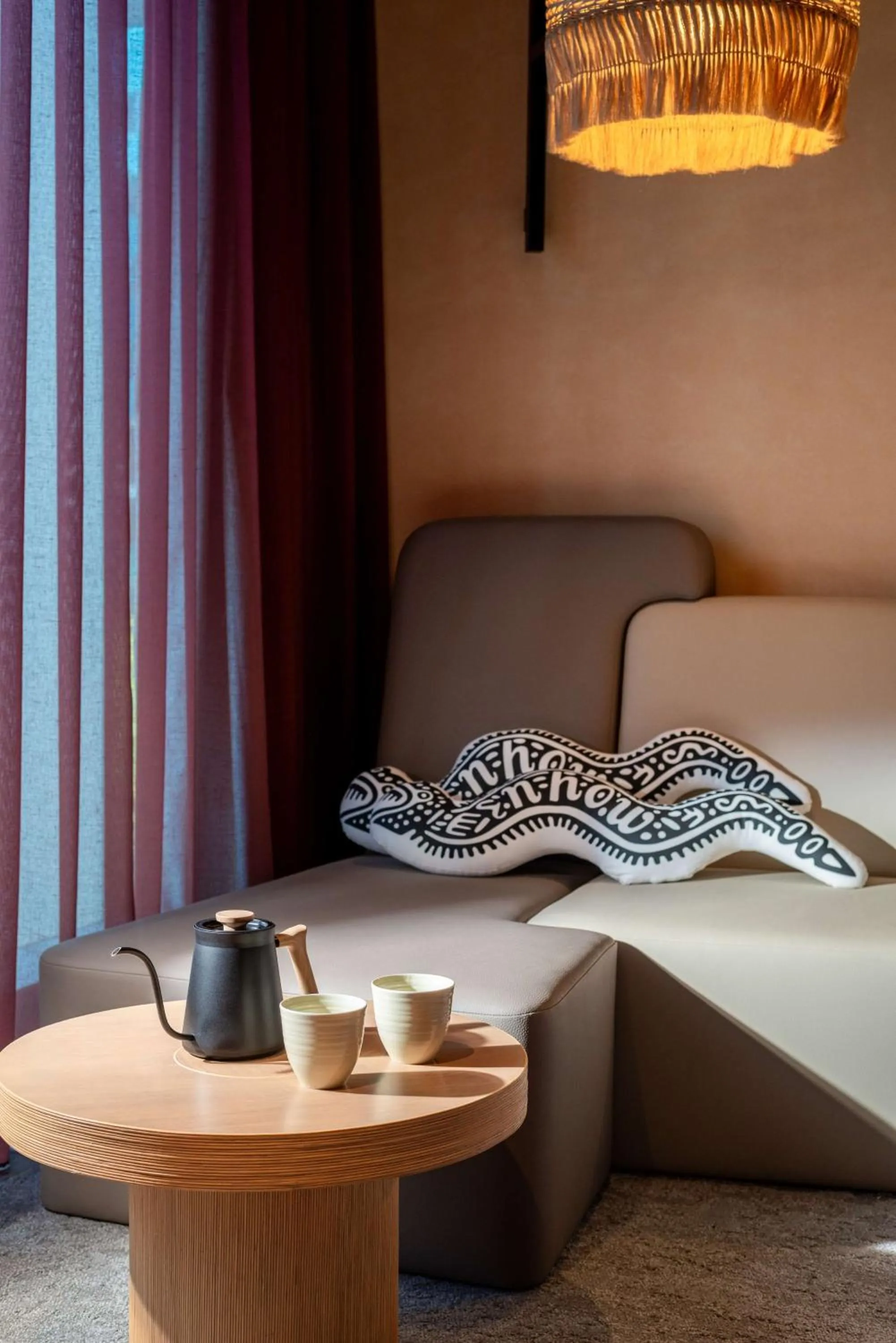 Photo of the whole room, Bed in Nhow Lima