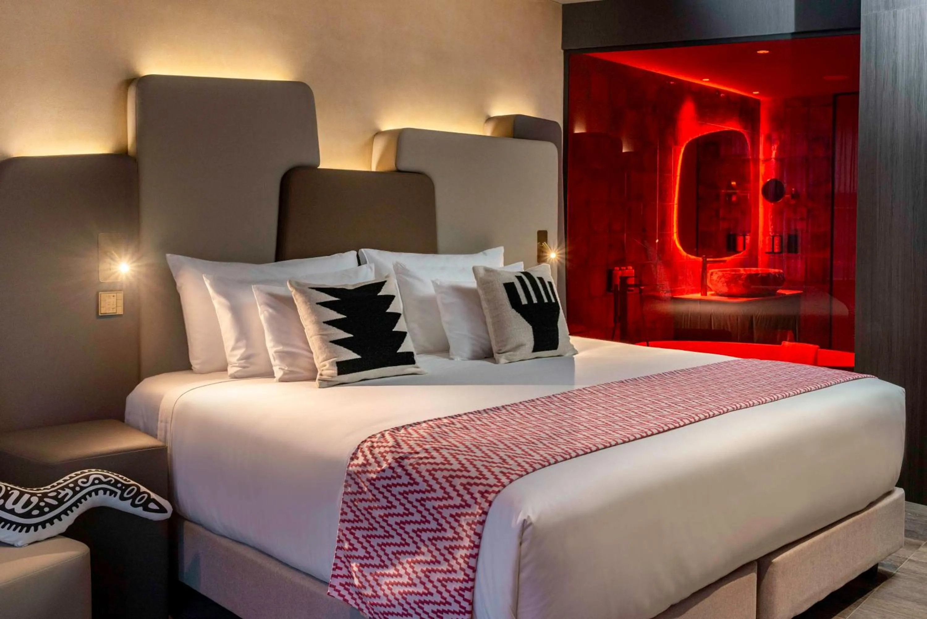 Bedroom, Bed in Nhow Lima