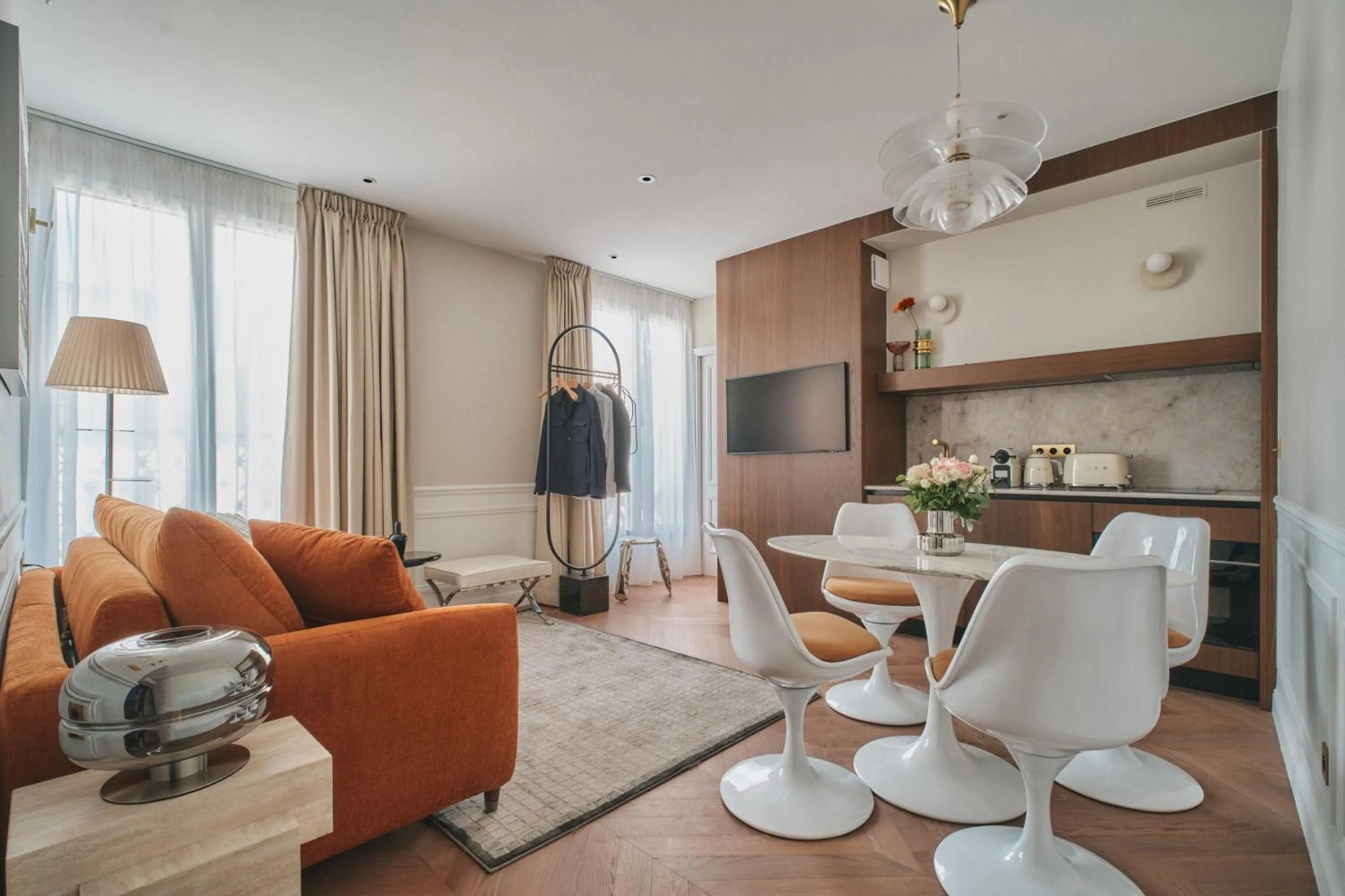 TV and multimedia in Nestay Les Halles