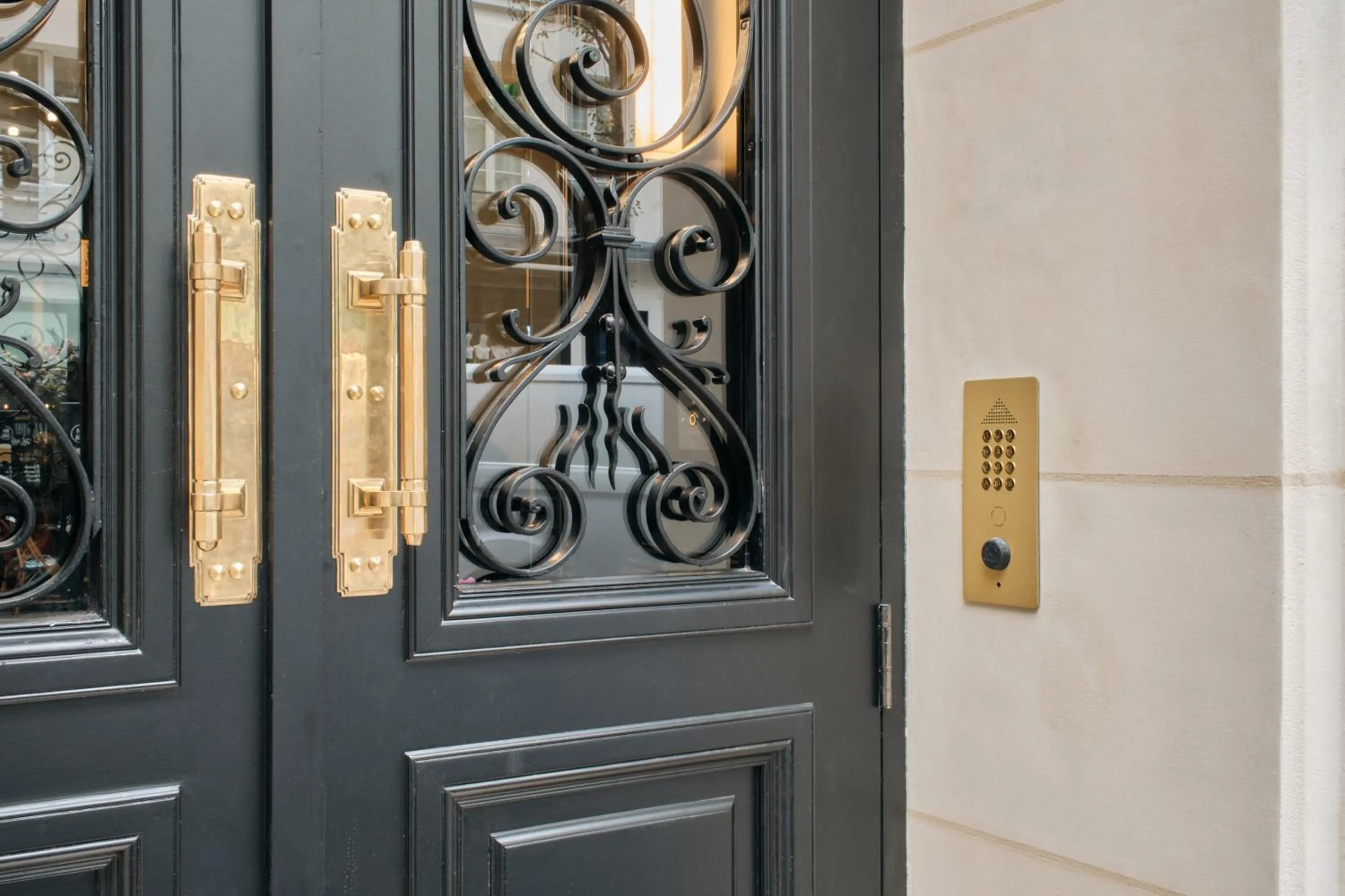Facade/entrance in Nestay Les Halles
